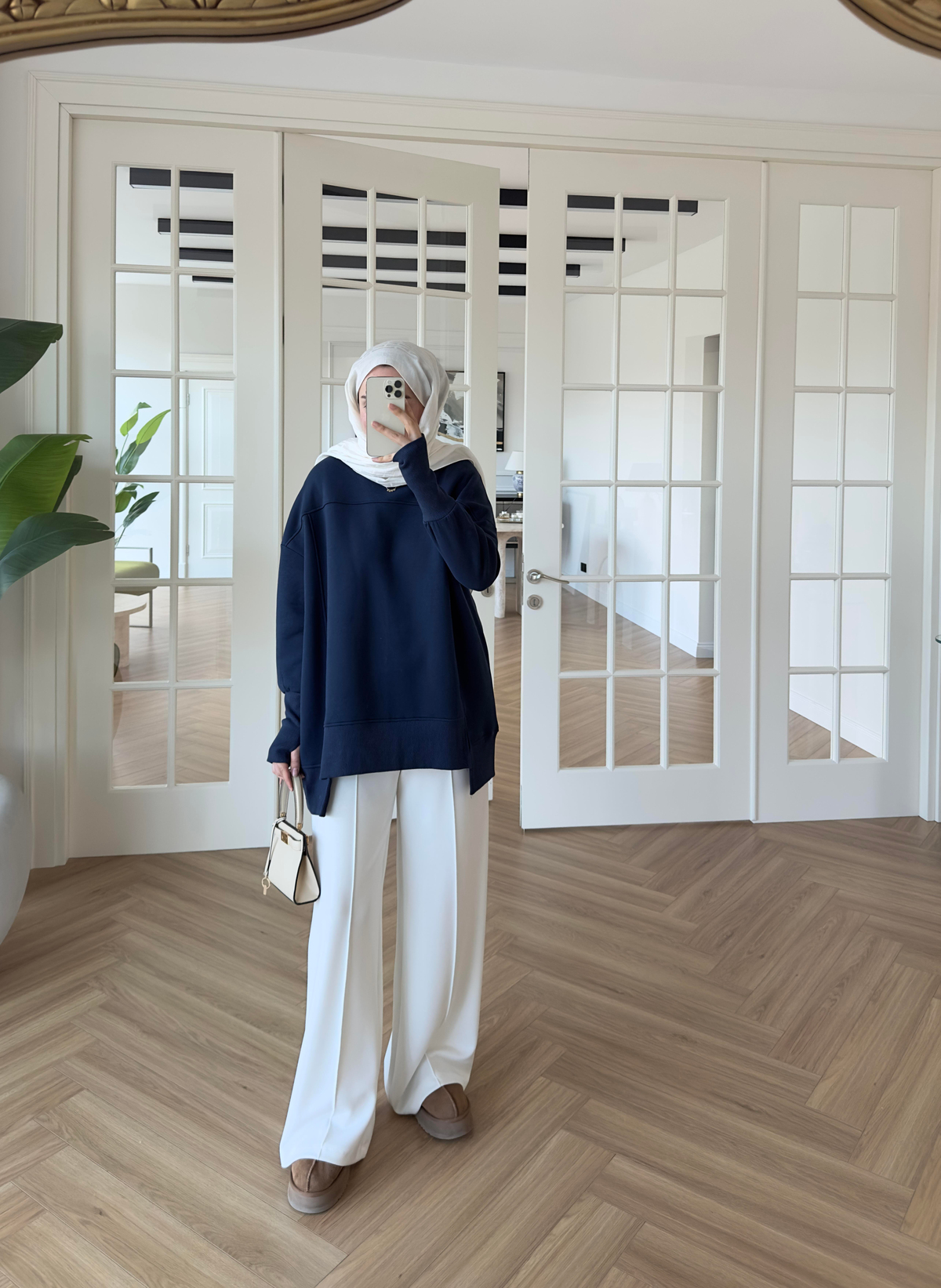 Parmak Geçirmeli Sweatshirt Lacivert