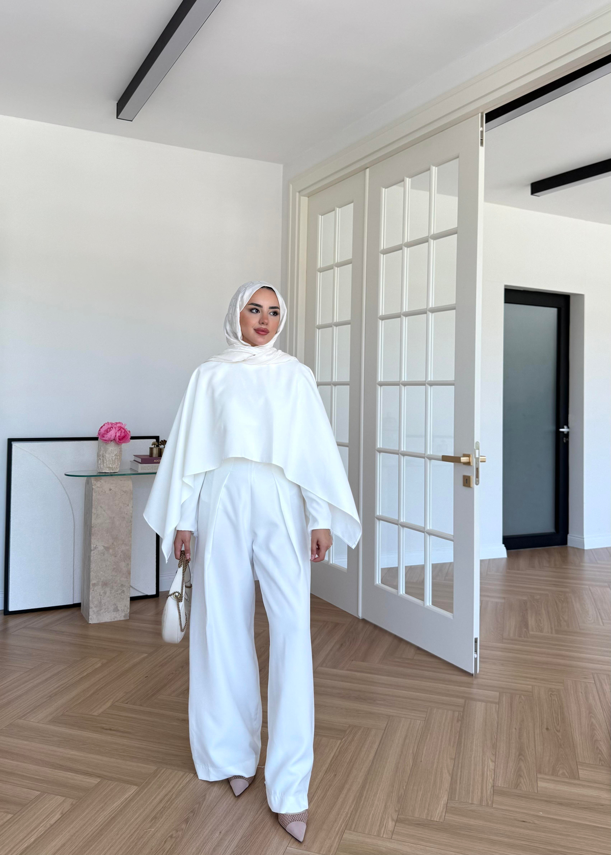 Pelerinli Tasarım Tulum Ekru
