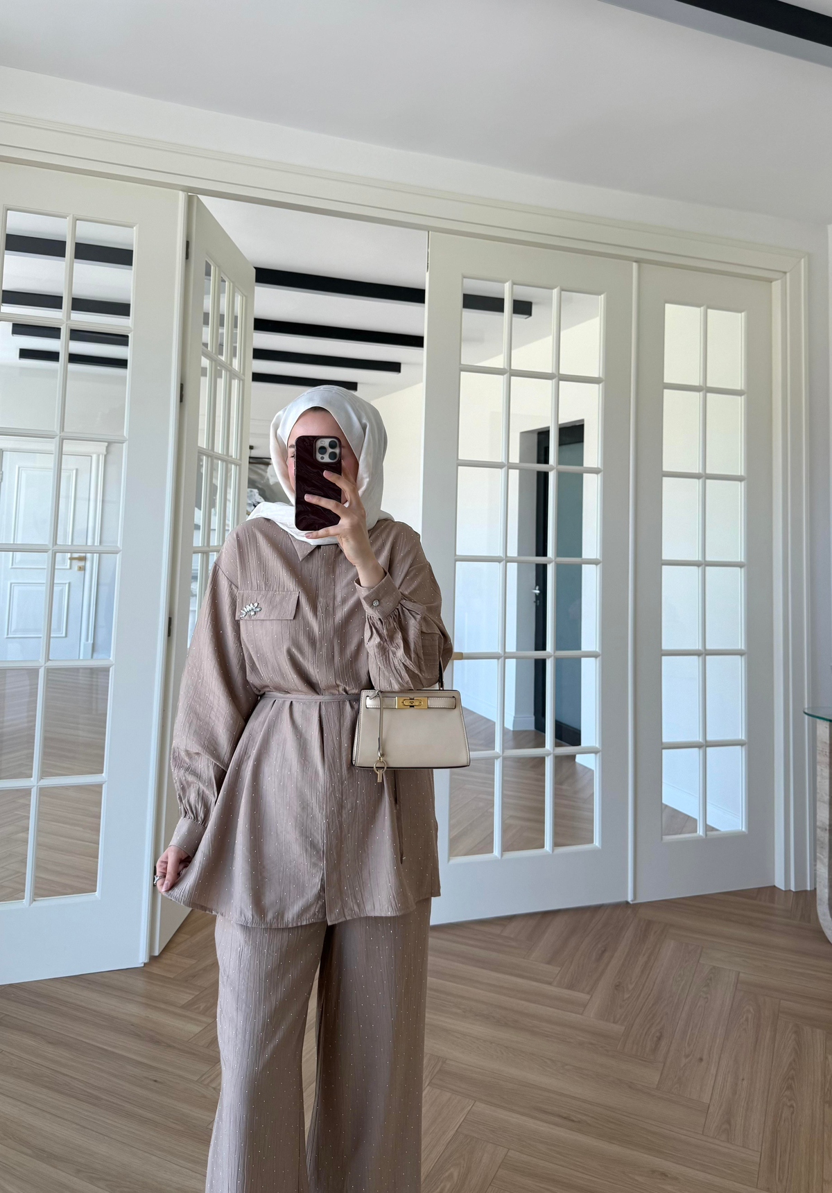 Sara Parıltılı Takım Vizon