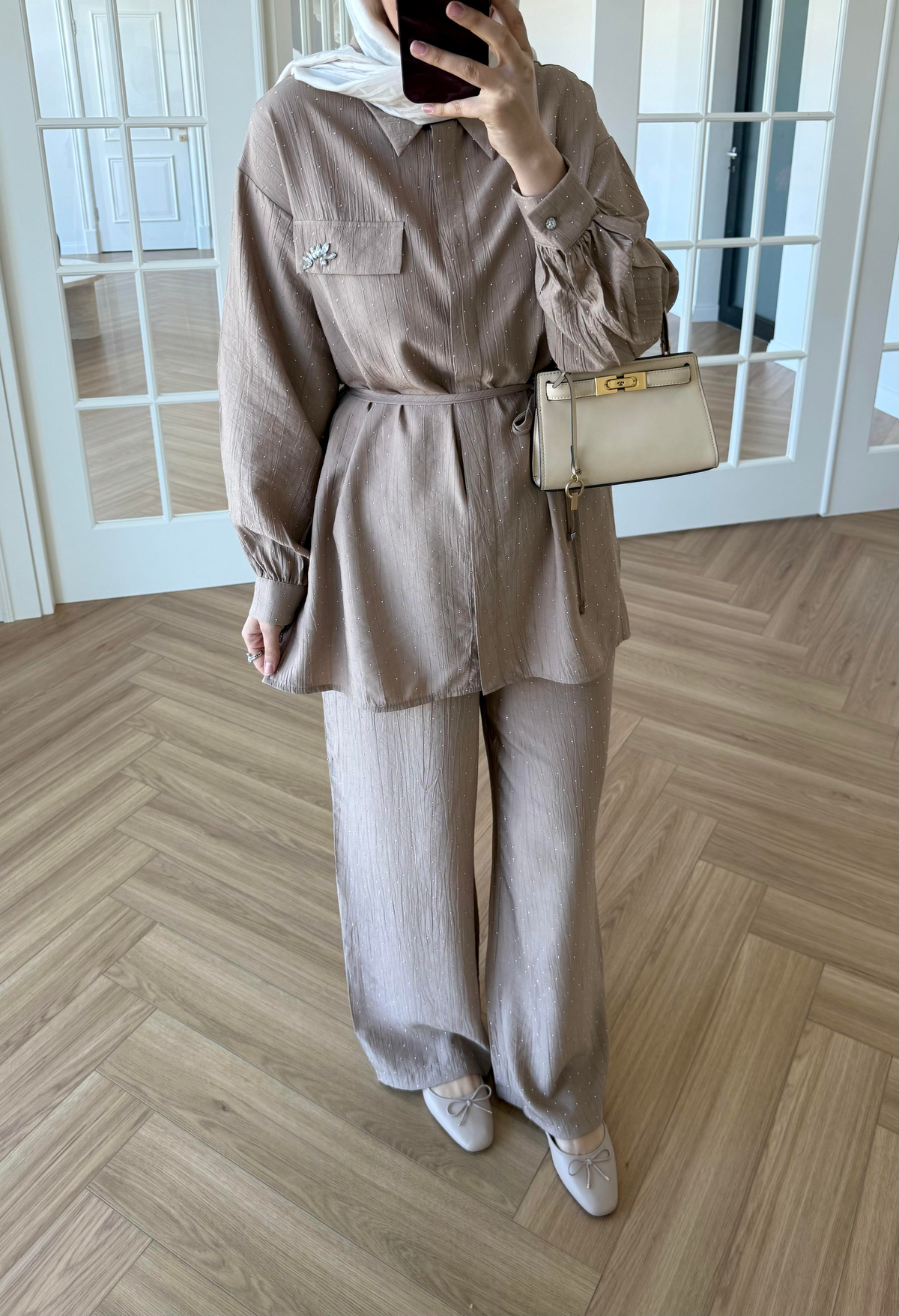 Sara Parıltılı Takım Vizon
