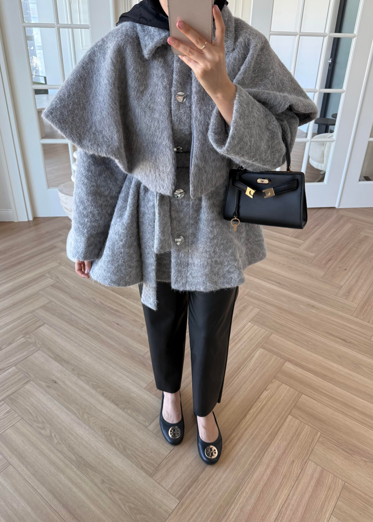 Simli Yaka Detaylı Kaşe Kaban Gri