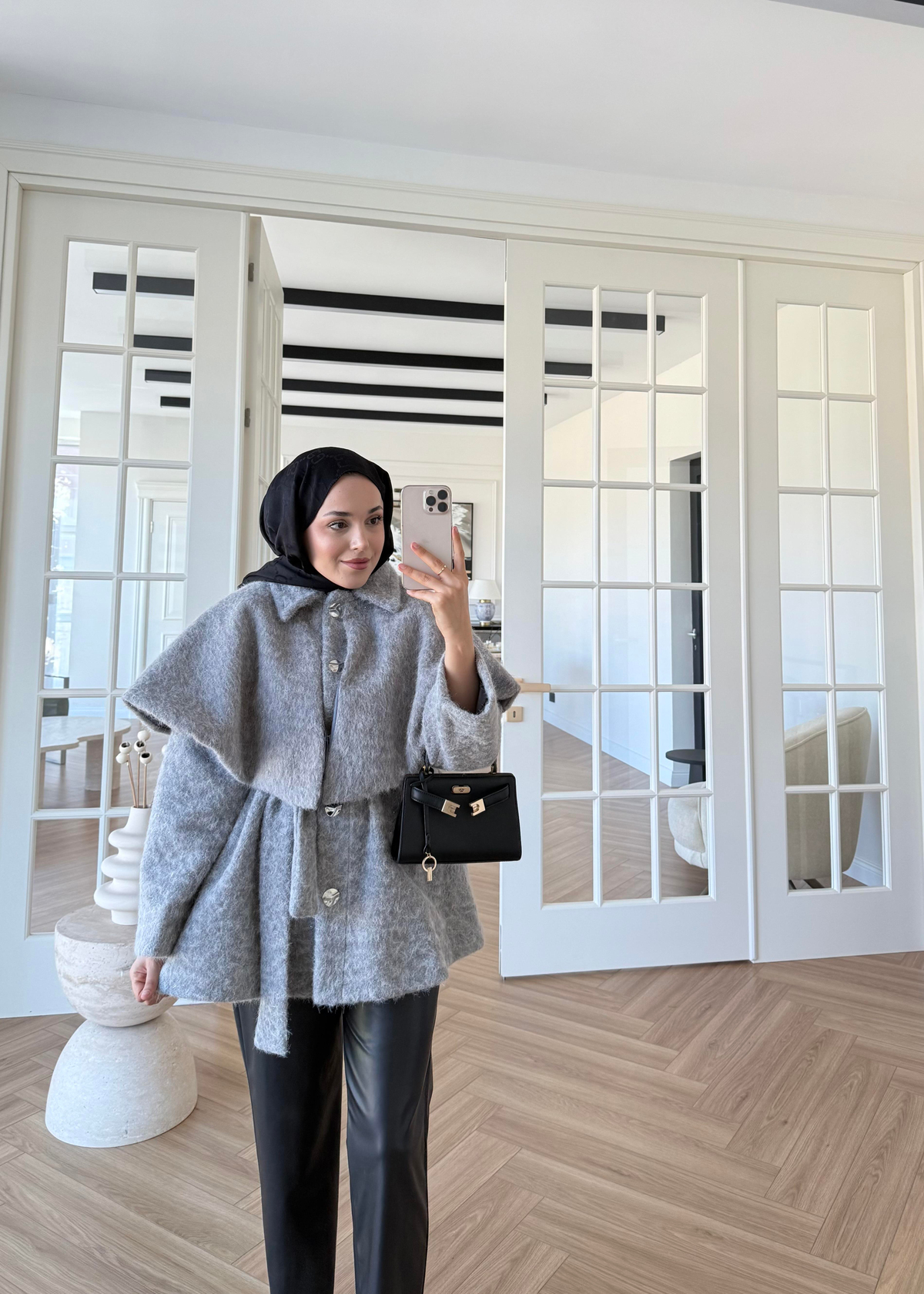 Simli Yaka Detaylı Kaşe Kaban Gri