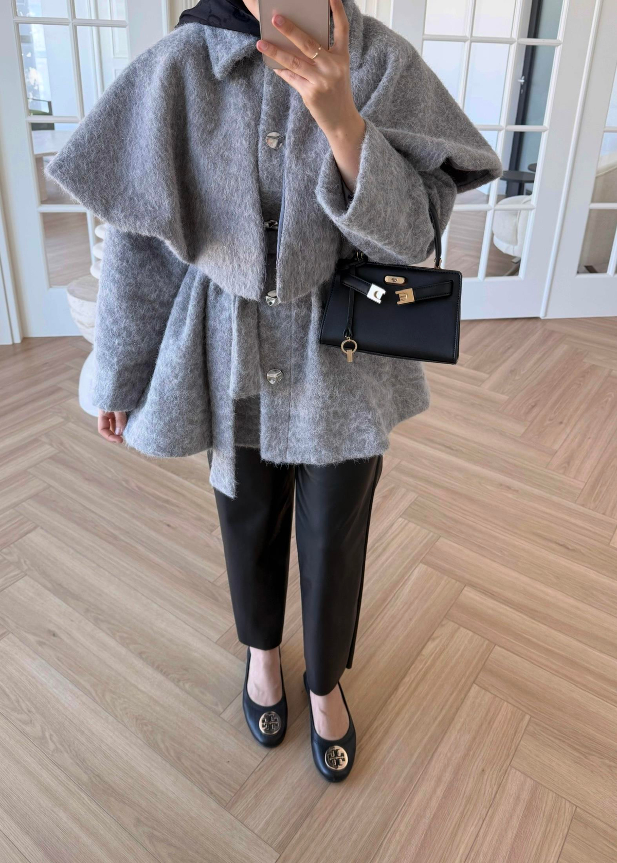 Simli Yaka Detaylı Kaşe Kaban Gri