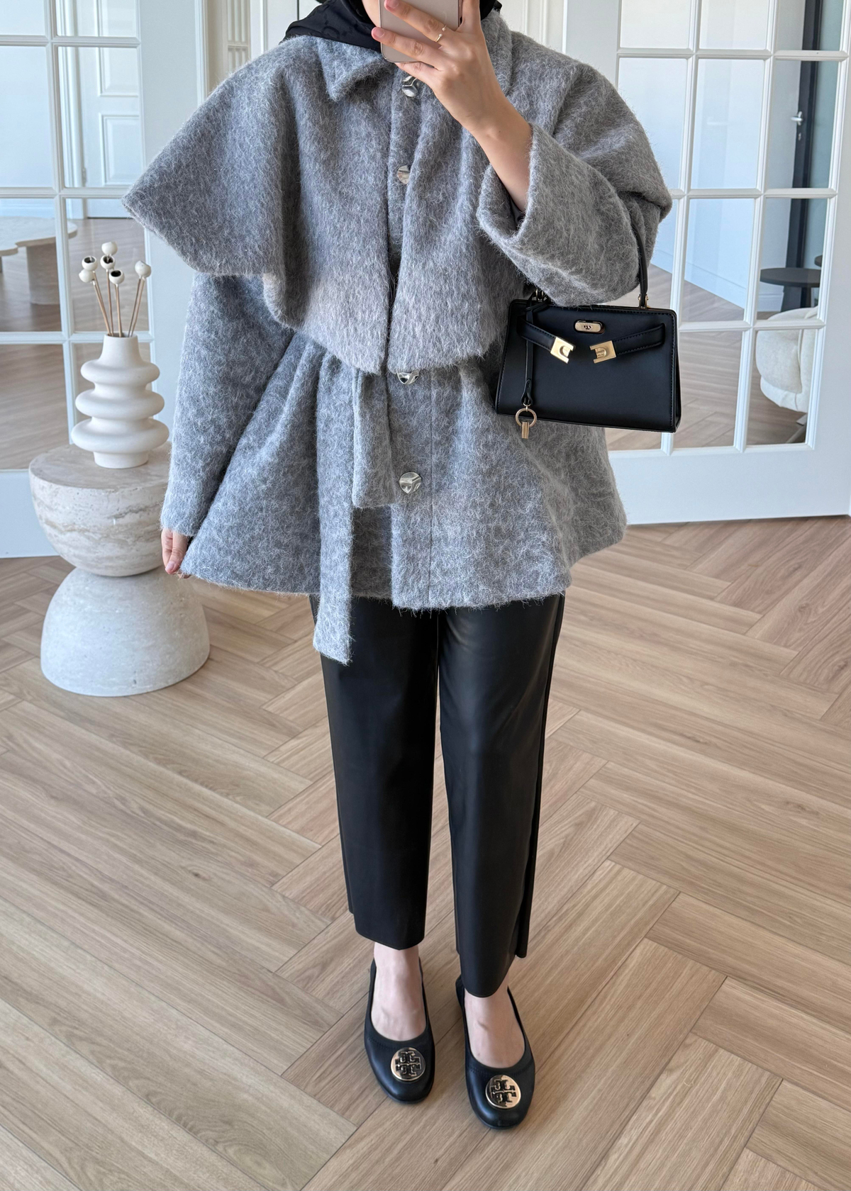 Simli Yaka Detaylı Kaşe Kaban Gri