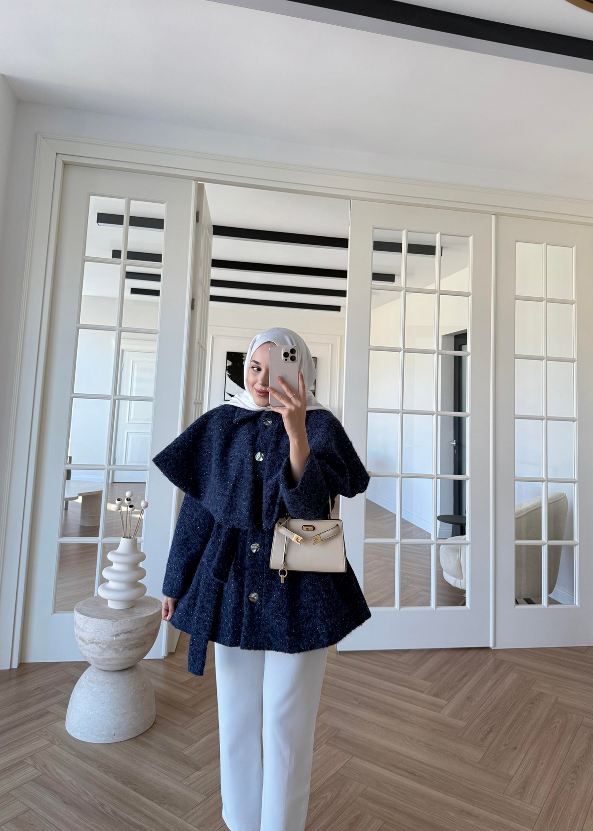 Simli Yaka Detaylı Kaşe Kaban Lacivert