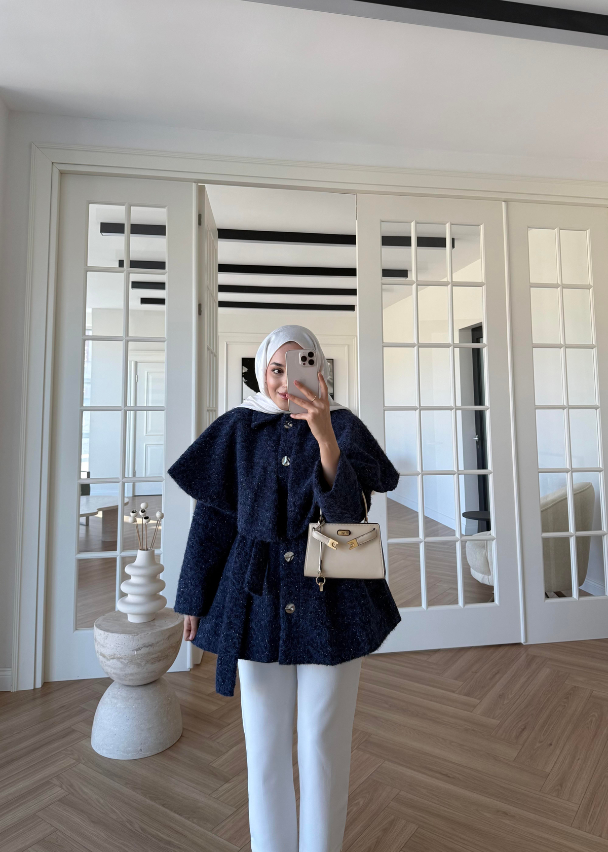 Simli Yaka Detaylı Kaşe Kaban Lacivert