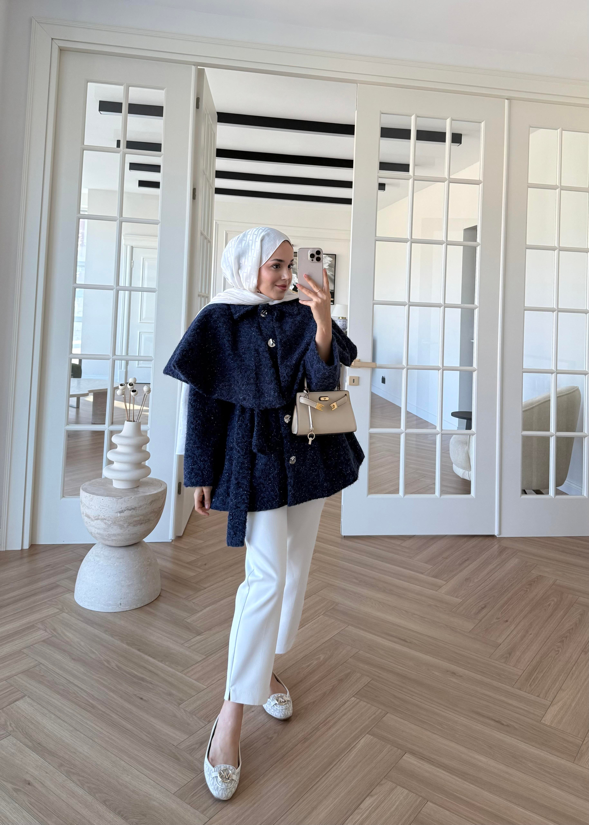 Simli Yaka Detaylı Kaşe Kaban Lacivert