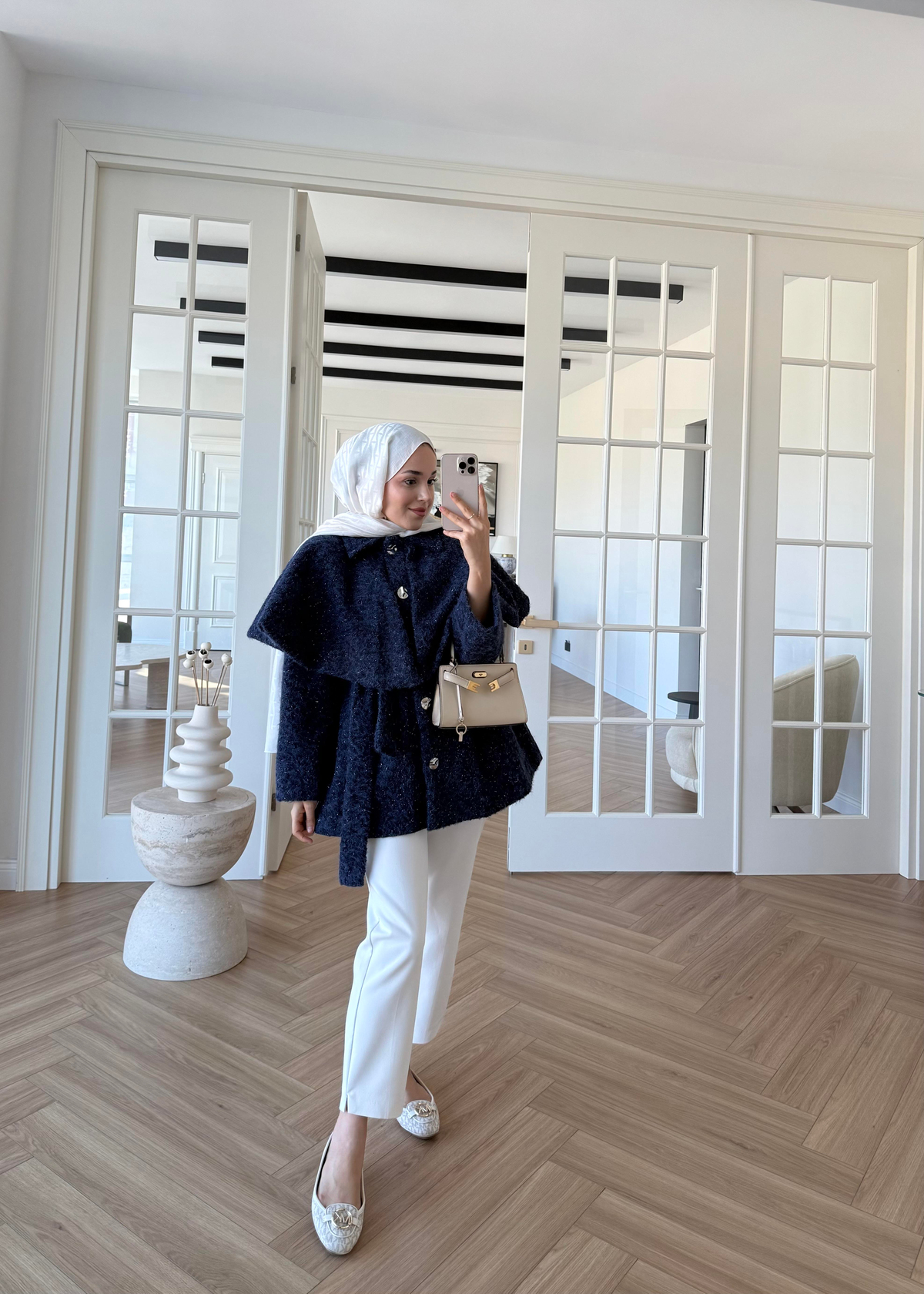 Simli Yaka Detaylı Kaşe Kaban Lacivert