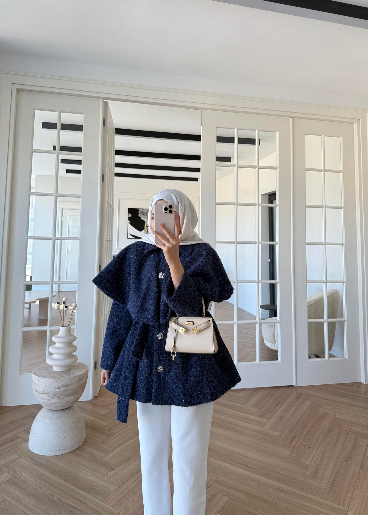 Simli Yaka Detaylı Kaşe Kaban Lacivert