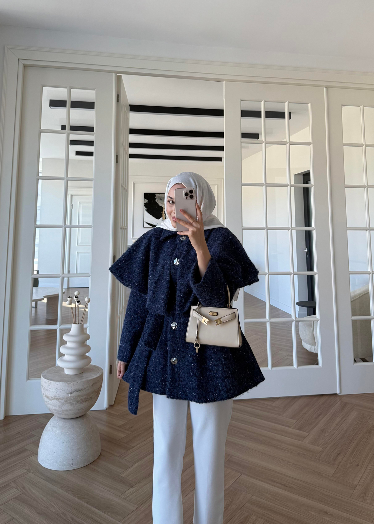 Simli Yaka Detaylı Kaşe Kaban Lacivert