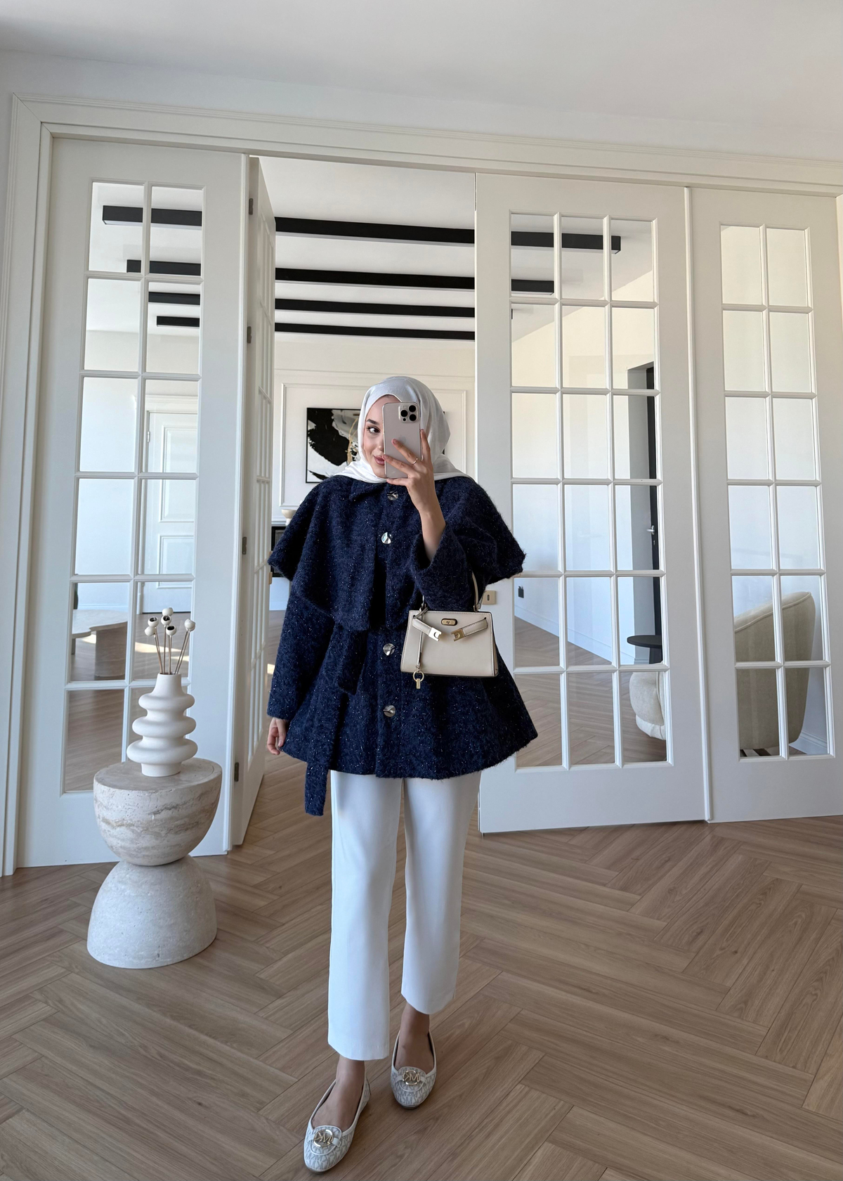 Simli Yaka Detaylı Kaşe Kaban Lacivert