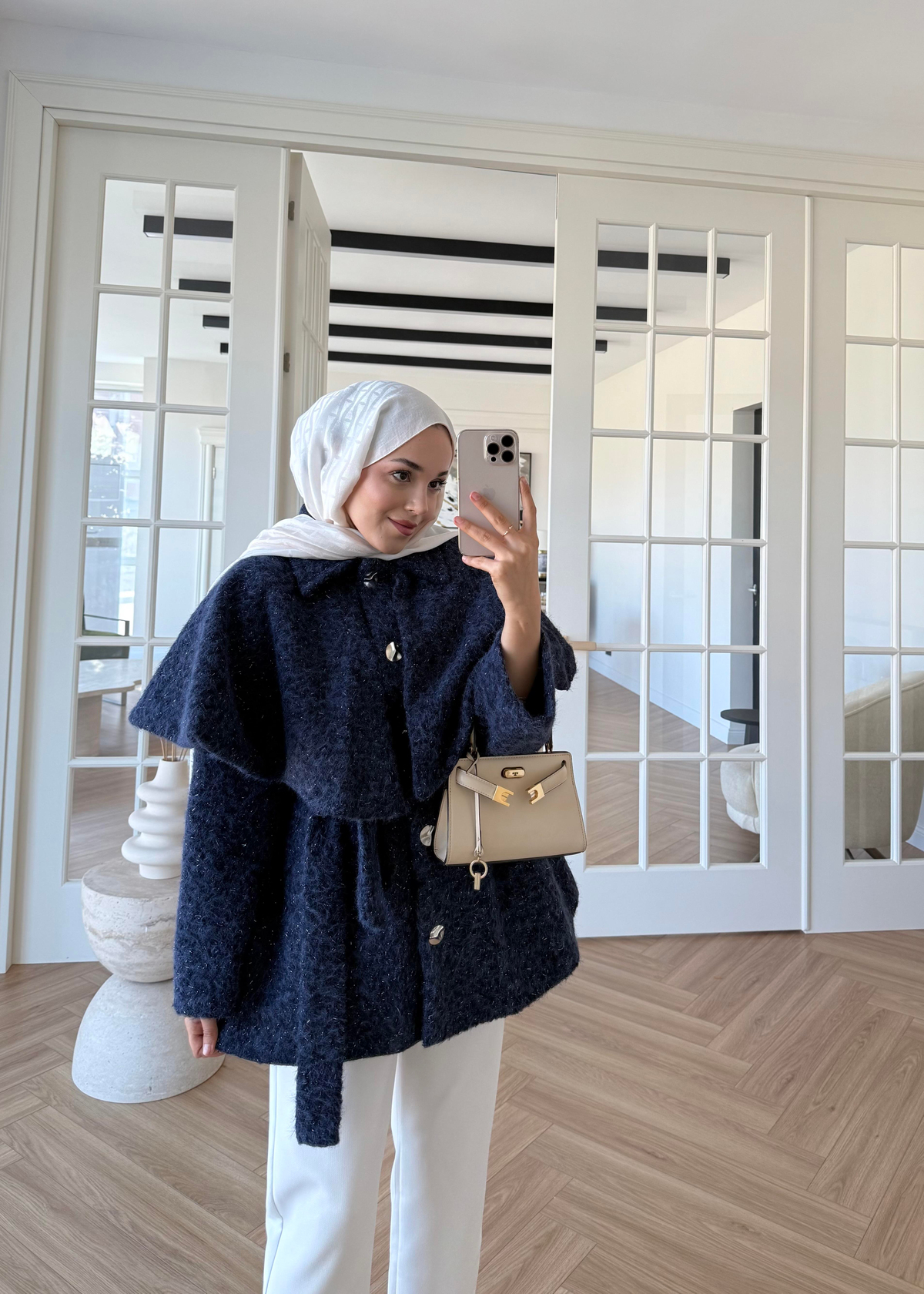 Simli Yaka Detaylı Kaşe Kaban Lacivert