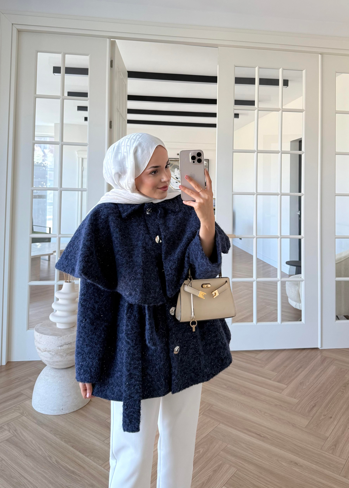 Simli Yaka Detaylı Kaşe Kaban Lacivert