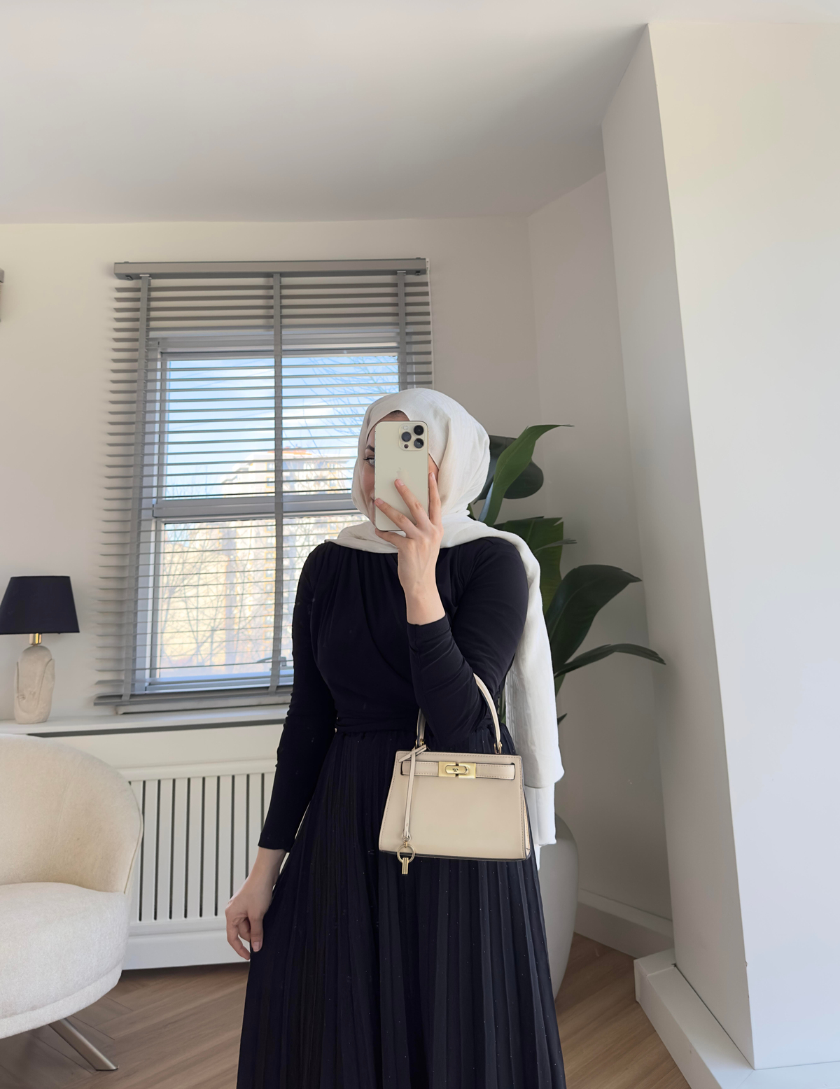 Taşlı Piliseli Etek Siyah