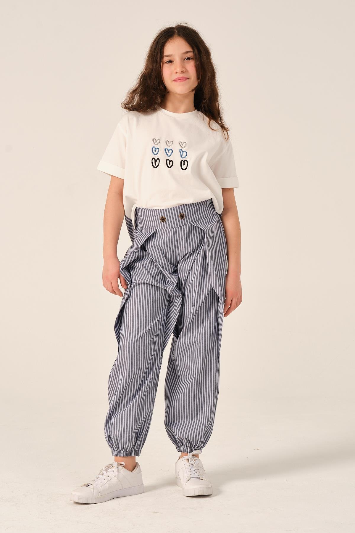 Genç Kız Çocuk Kalp Nakışlı T-shirt