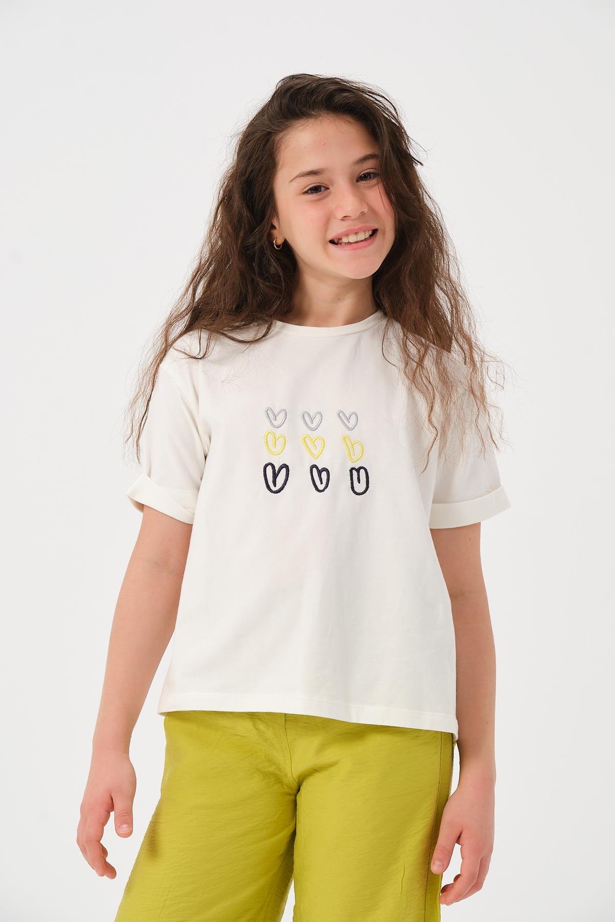 Genç Kız Çocuk Kalp Nakışlı T-shirt