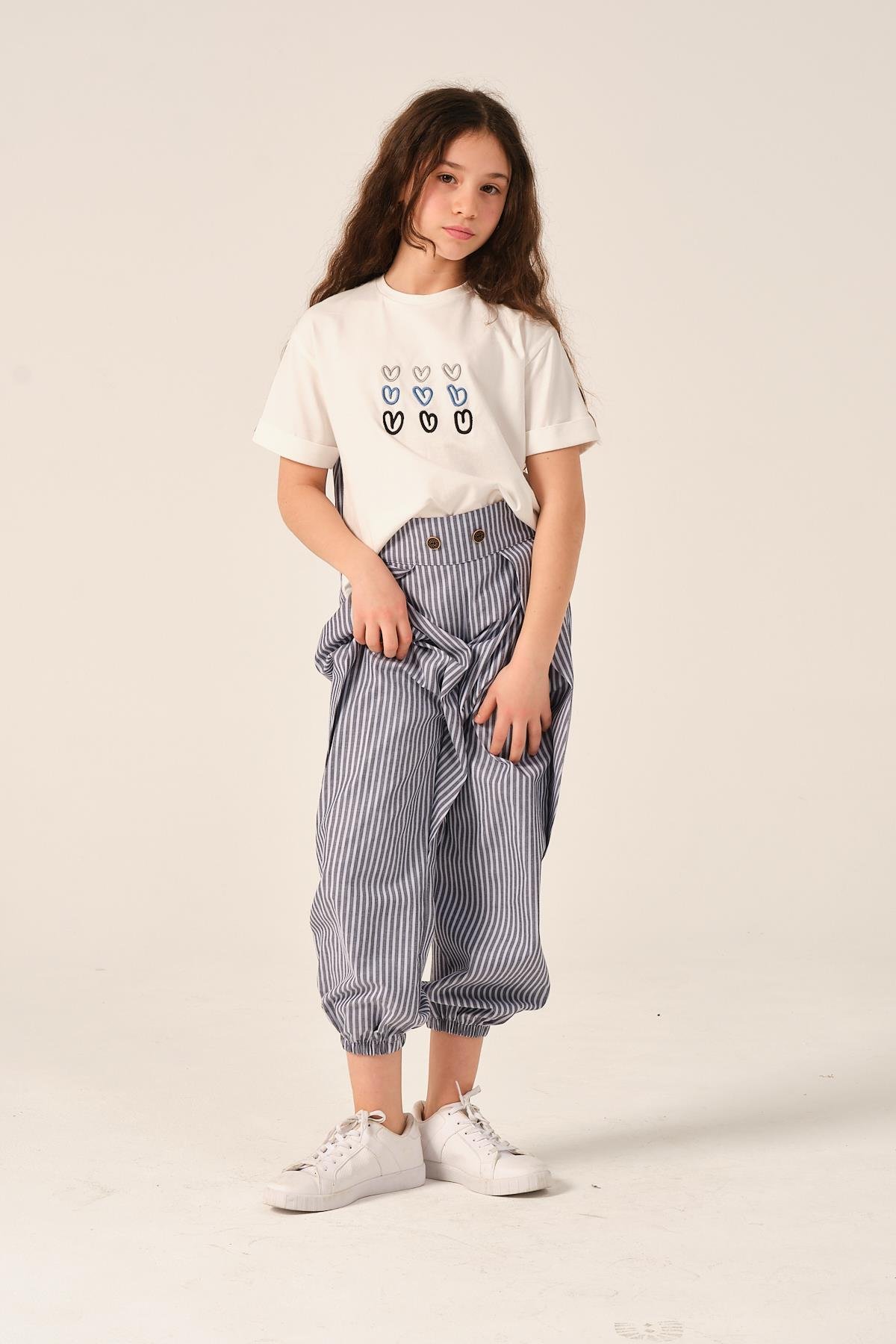 Genç Kız Çocuk Kalp Nakışlı T-shirt