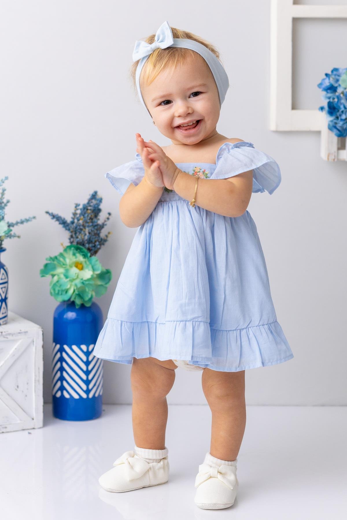 Kız Bebek Yakası ve Eteği Fırfırlı Nakışlı Vual Elbise - Açık Mavi