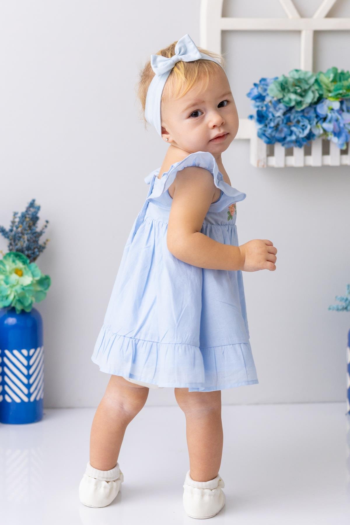 Kız Bebek Yakası ve Eteği Fırfırlı Nakışlı Vual Elbise - Açık Mavi