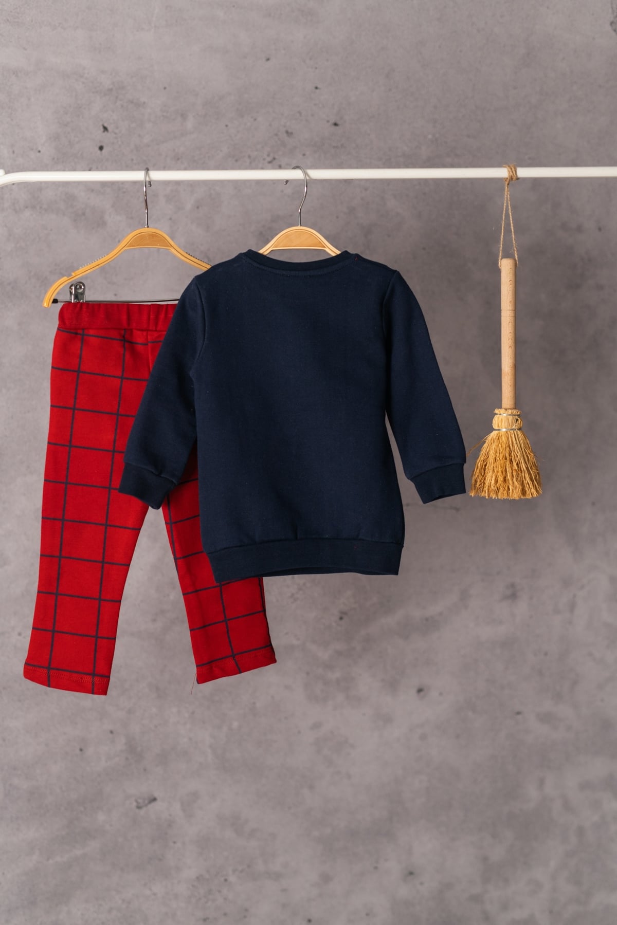Baskili Sweatshirt ve Ekose Pantolon Takim (6ay-4yas)