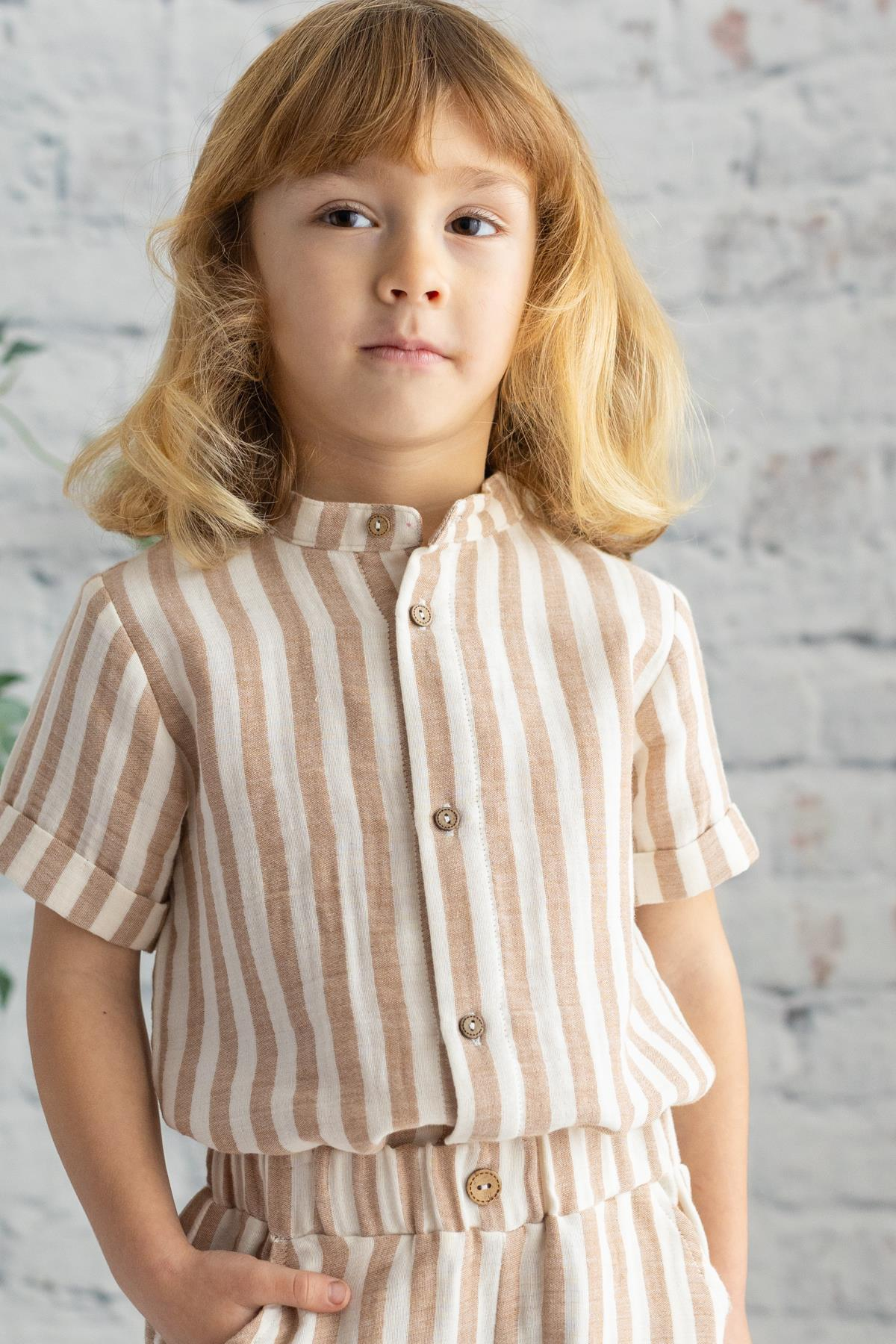 ERKEK COCUK BEJ CIZGILI MUSLIN GOMLEK