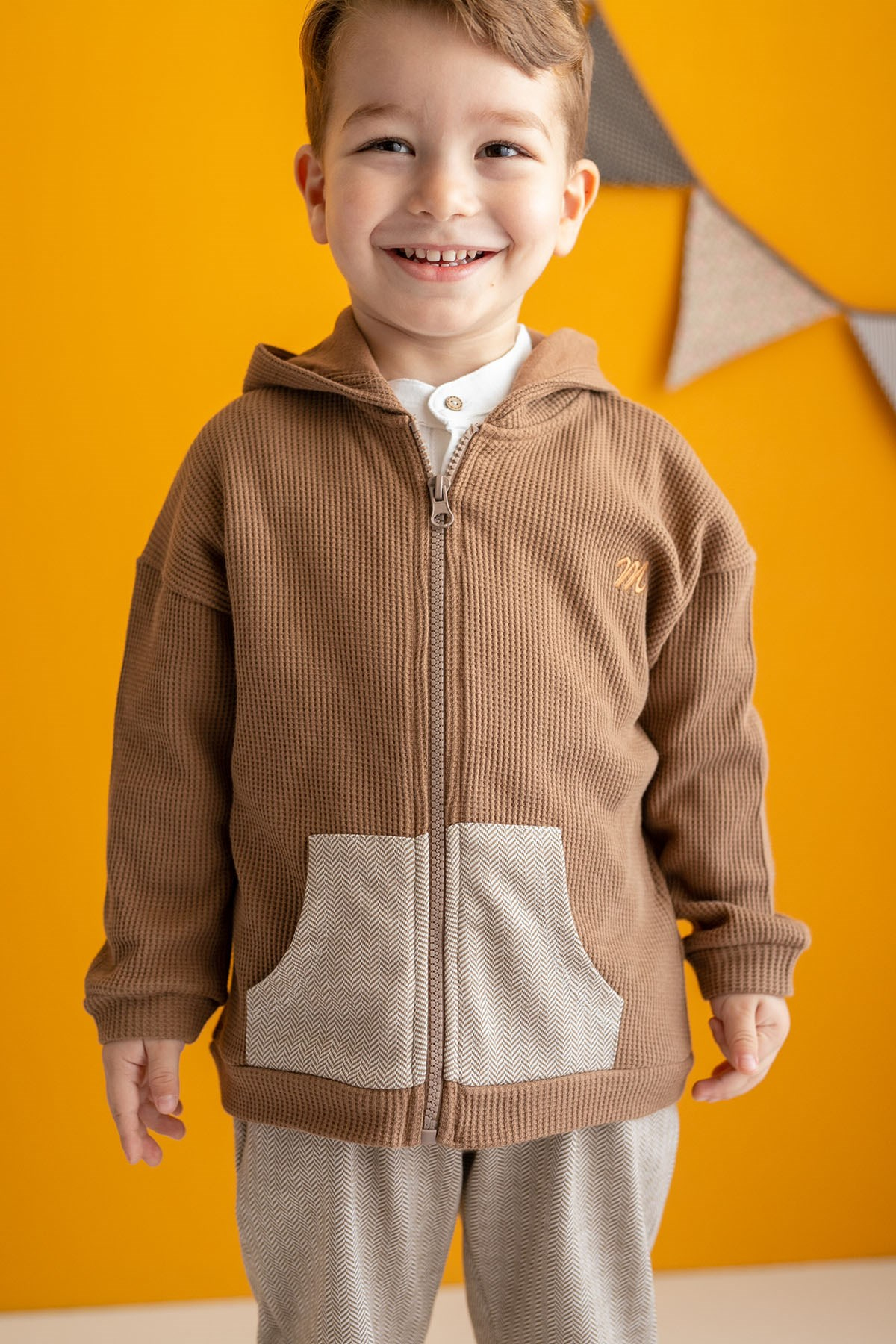Erkek Çocuk Kahverengi Kapüşonlu Sweatshirt (2-7yaş)