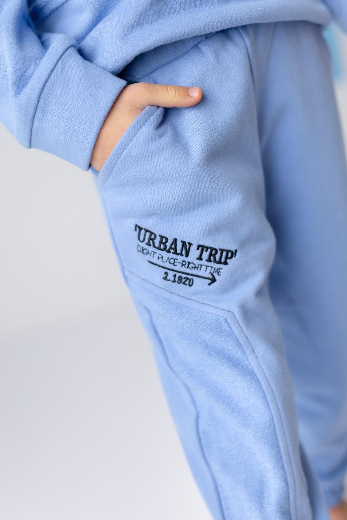 ERKEK COCUK  NAKIS DETAYLI  ESOFMAN TAKIMI