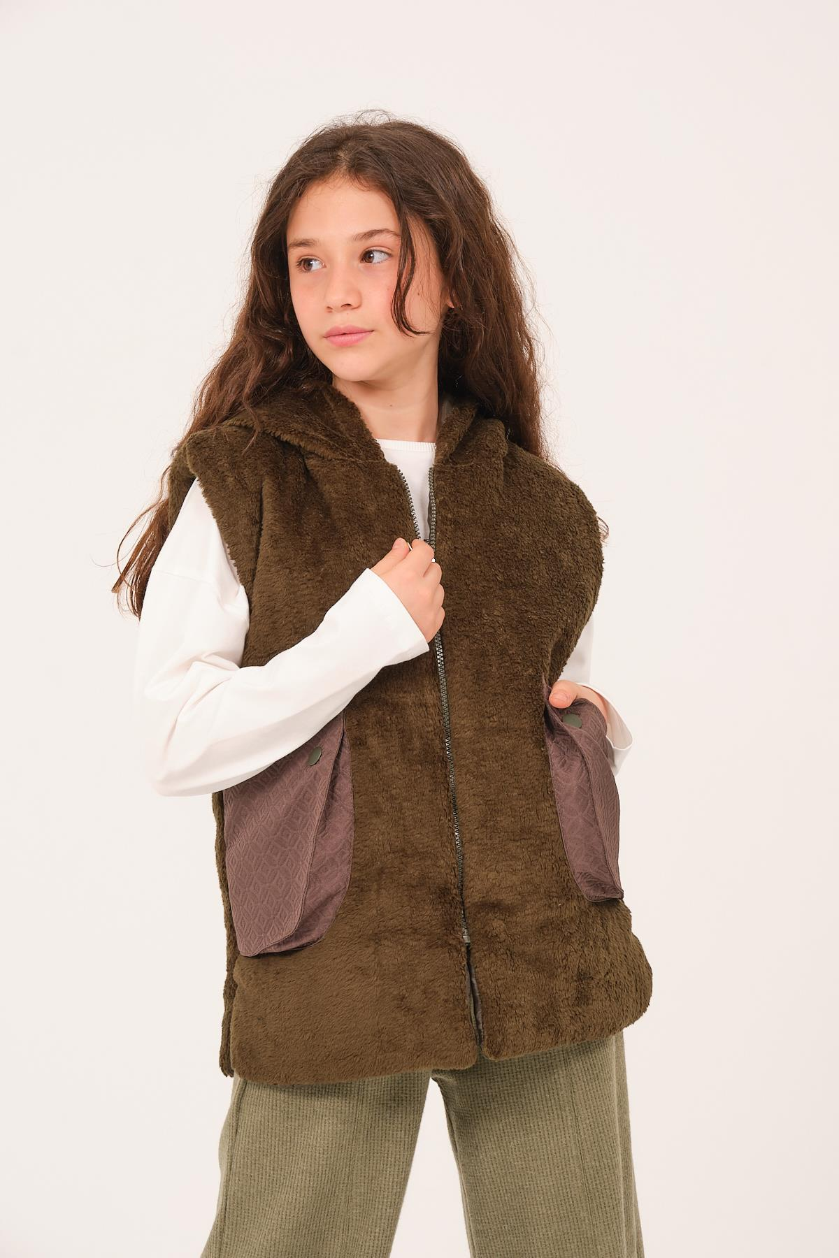 Genç Kız Çocuk Cep Detaylı Kapüşonlu Peluş Yelek - Haki