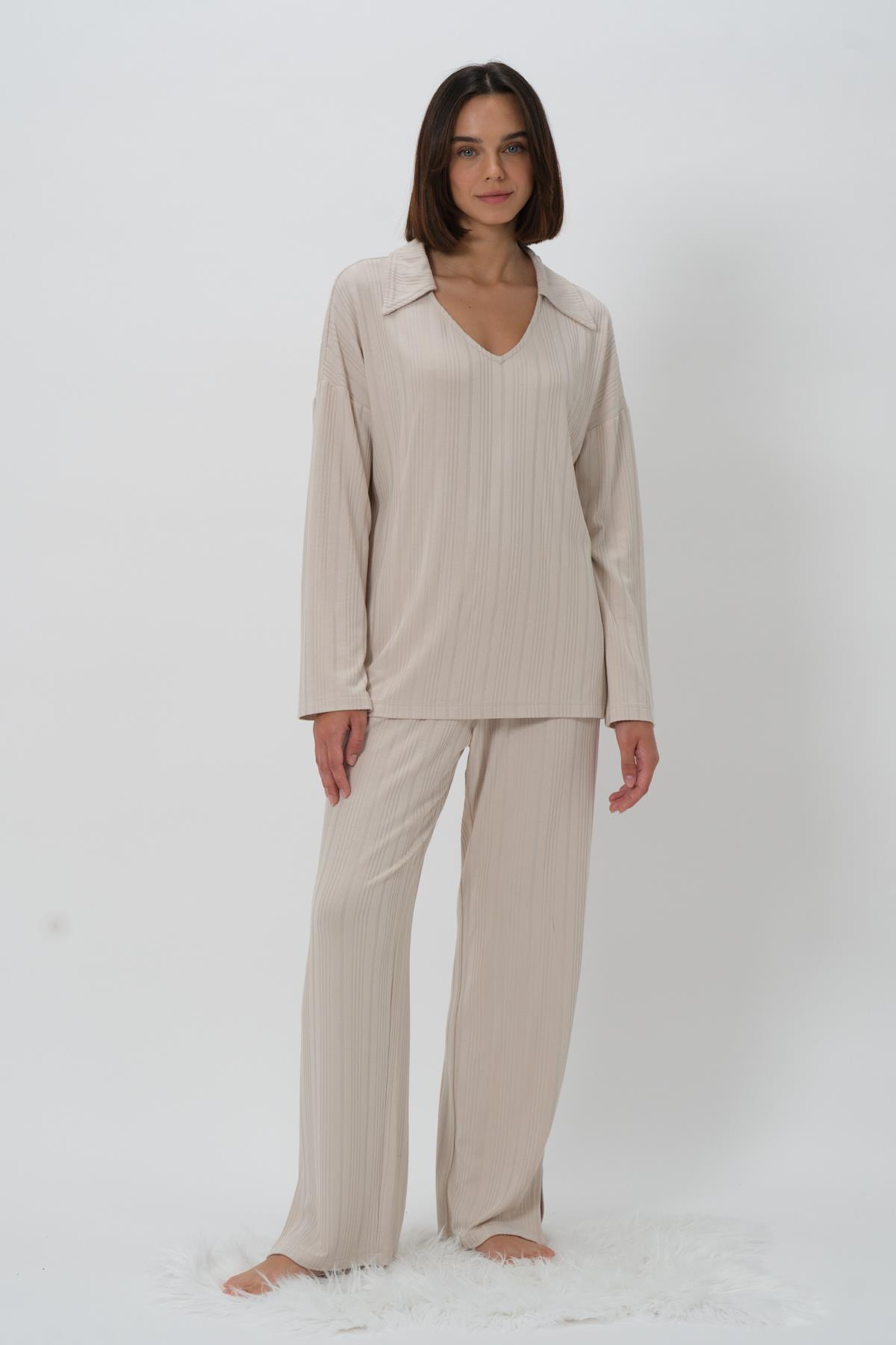 Kadın Yaka Detaylı Pijama Takımı - Taş Rengi