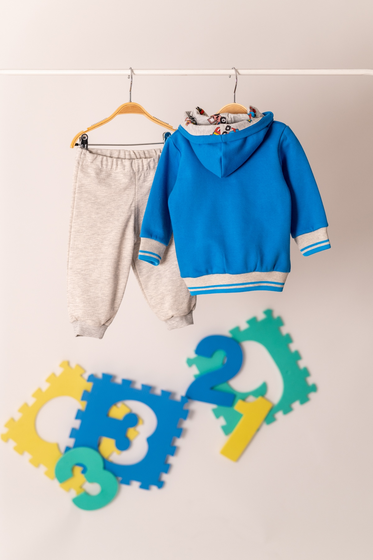 Kapüsonlu Sweatshirt ve Esofman Alti Takim (6ay-4yas)