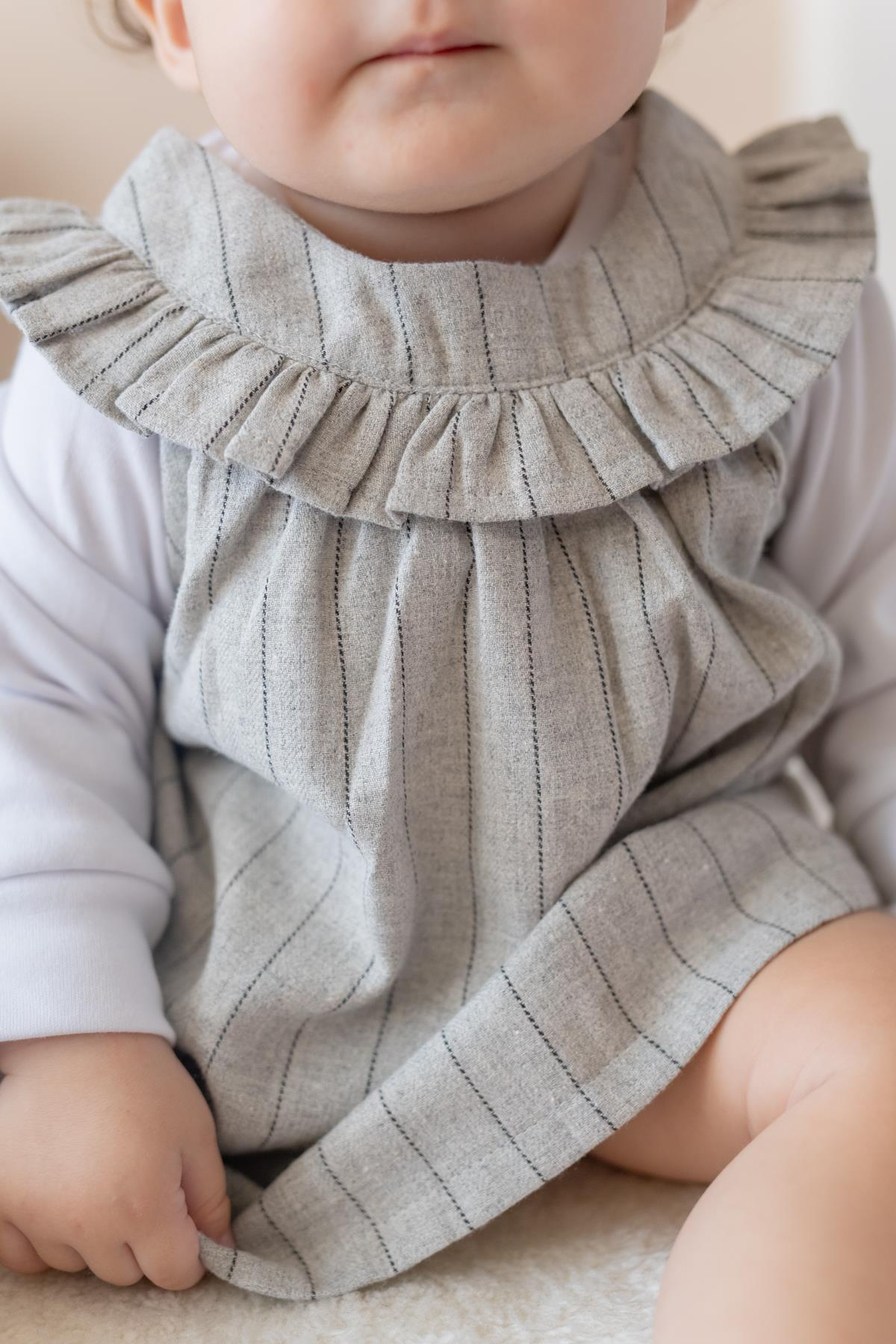 Kız Bebek Yakası Fırfırlı Elbise ve Bluz Takım - Gri