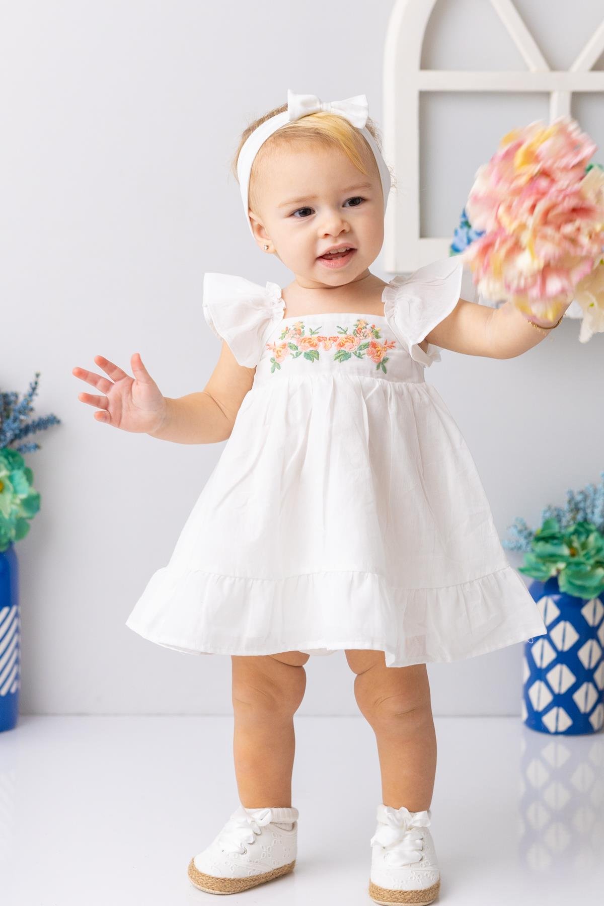 Kız Bebek Yakası ve Eteği Fırfırlı Nakışlı Vual Elbise - Ekru