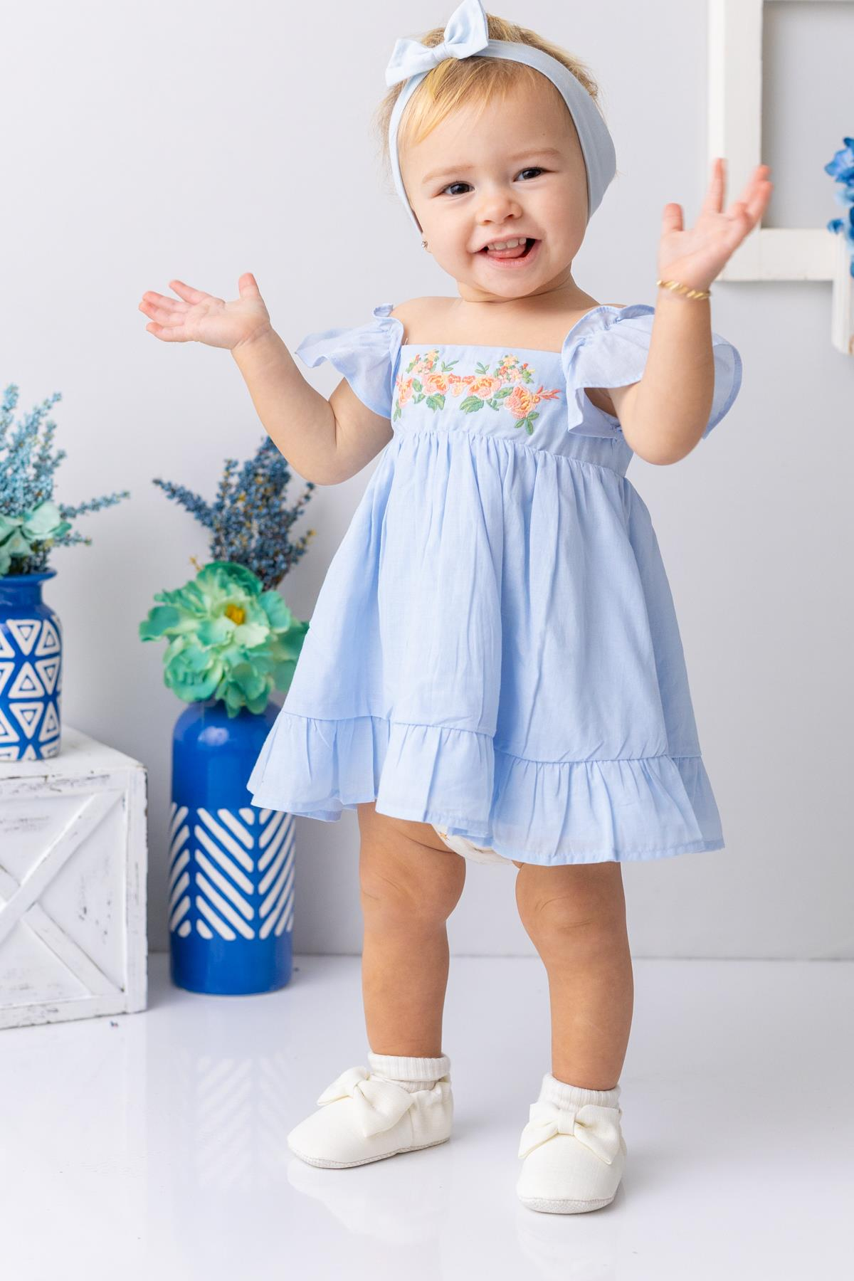 Kız Bebek Yakası ve Eteği Fırfırlı Nakışlı Vual Elbise - Açık Mavi