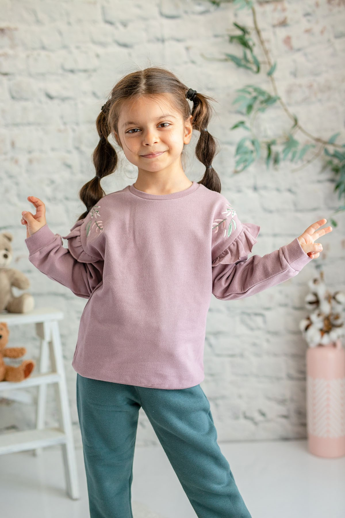 Kız Çocuk Çiçek Nakışlı Fırfırlı Sweatshirt (2-7yaş)
