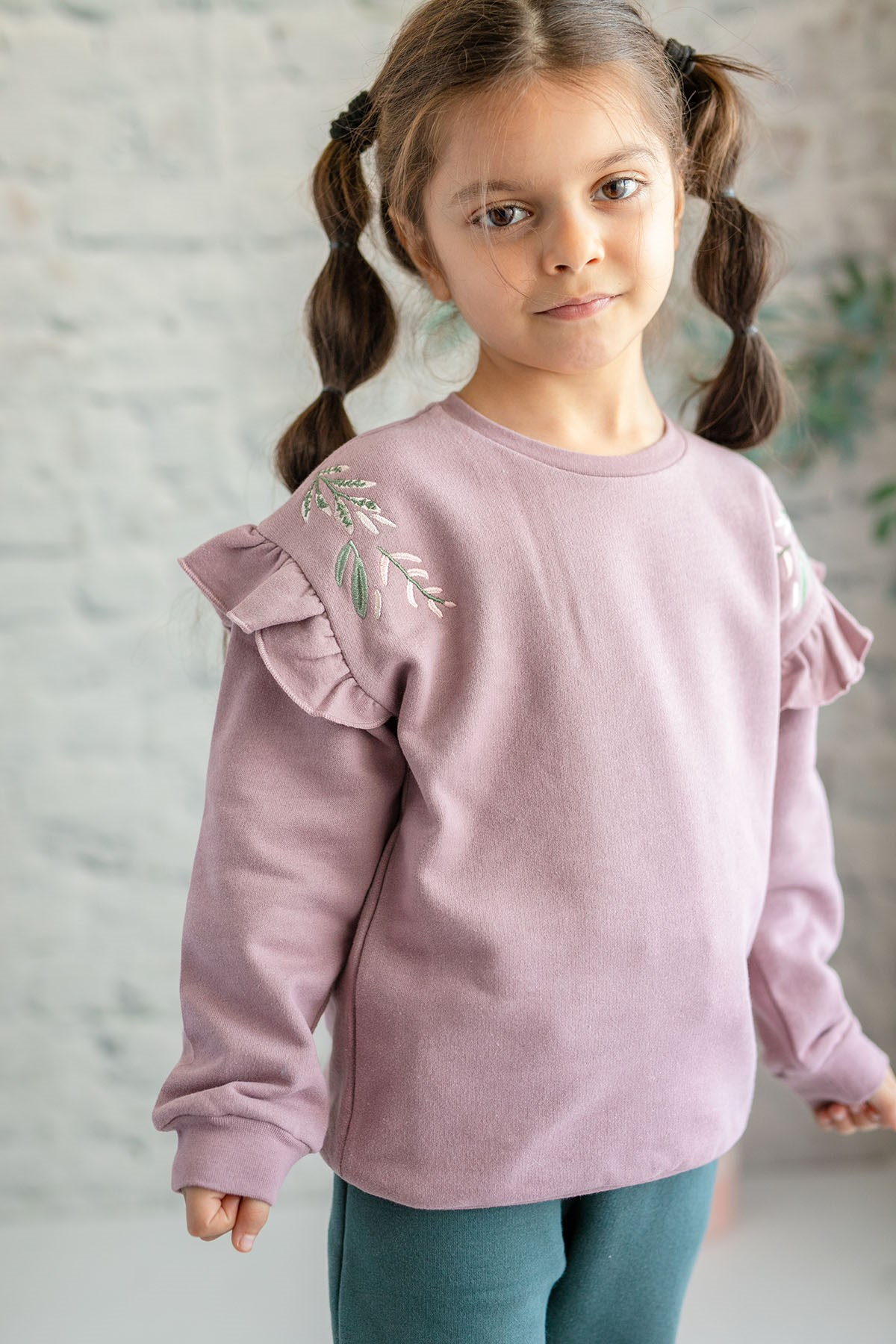 Kız Çocuk Çiçek Nakışlı Fırfırlı Sweatshirt (2-7yaş)