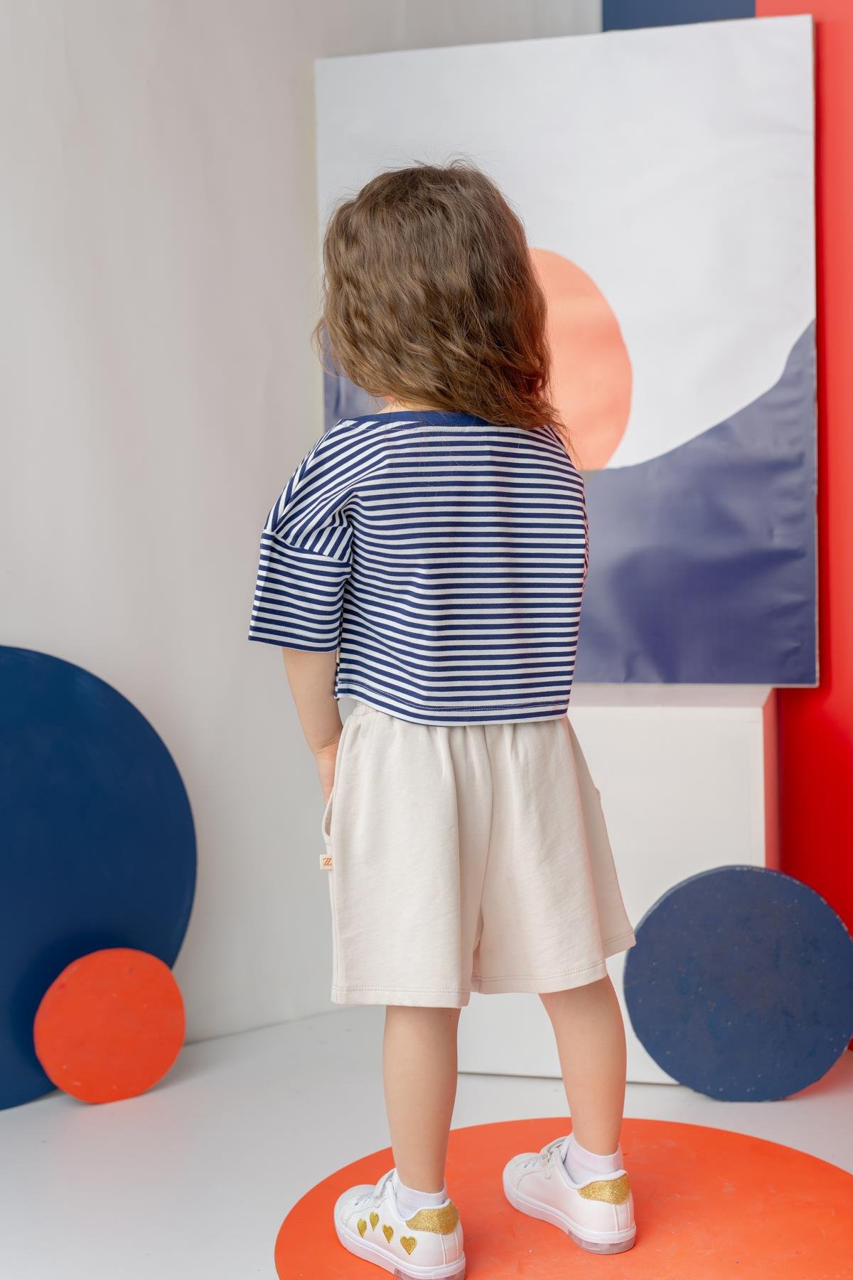 Kız Çocuk Çizgili Çep Detaylı Crop T-Shirt - Lacivert Çizgili