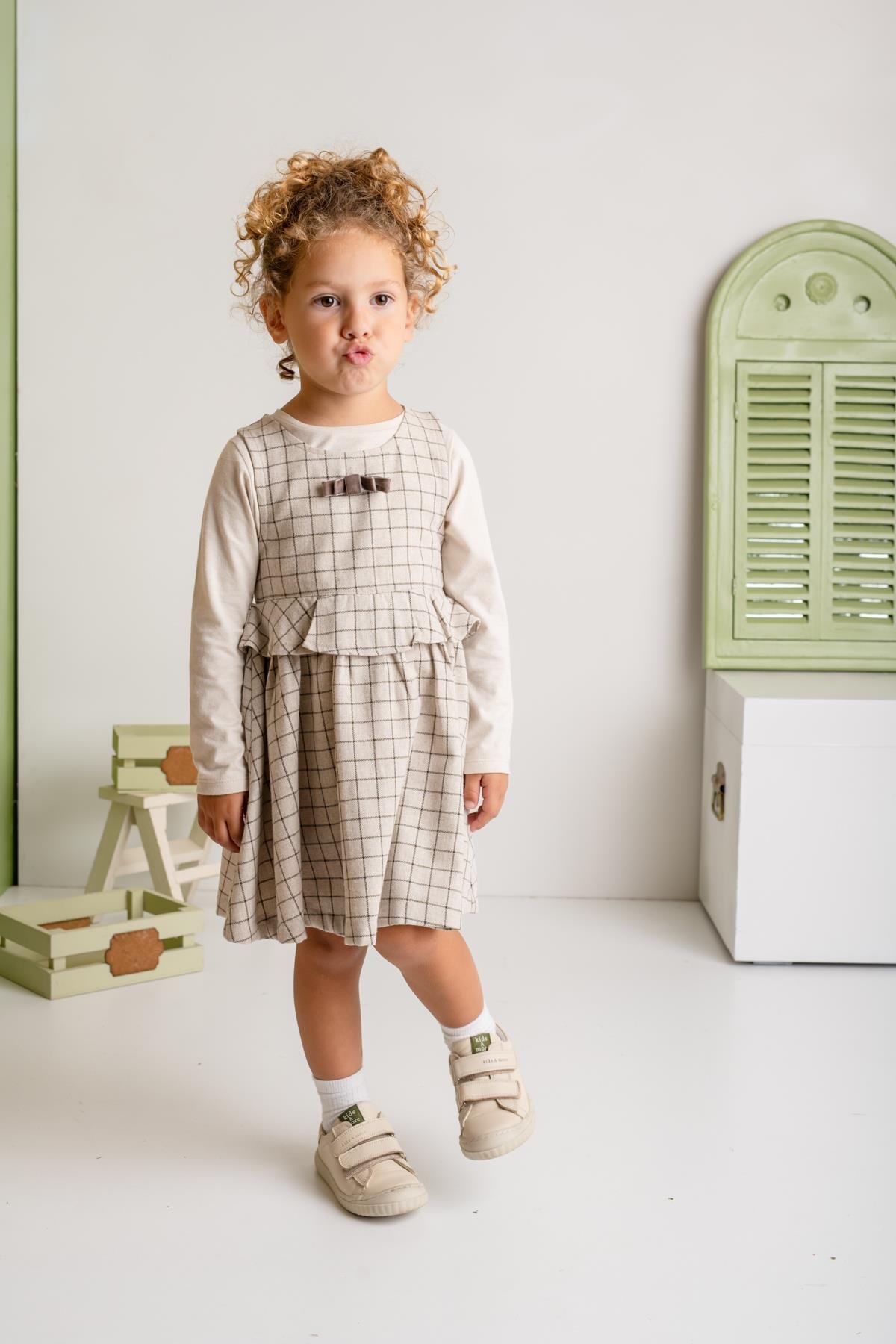 Kız Çocuk Fırfırlı Dokuma Elbise ve Bluz Takım - Bej