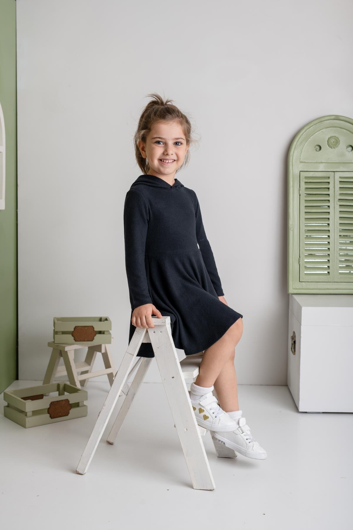 Kız Çocuk Kapşonlu Yumoş Elbise - Siyah