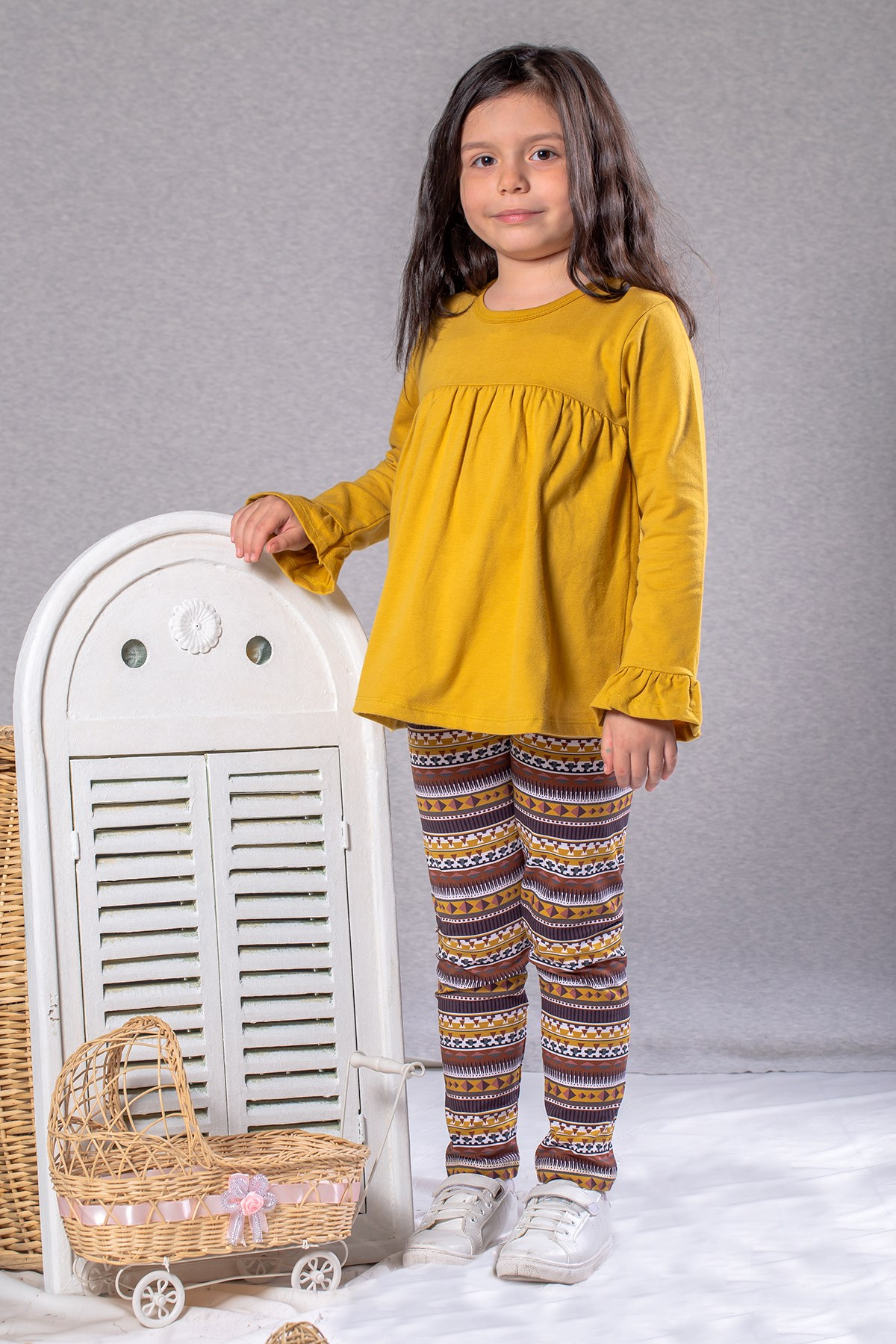 Kız Çocuk Sarı Etnik Desenli Kolları Fırfırlı Bluz ve Tayt Takım (2-7yaş)