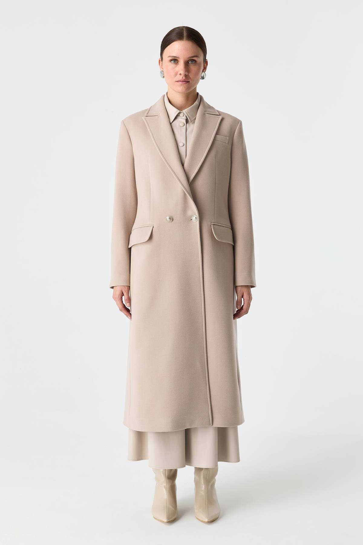 Cepli Düz Kesim Palto{KATEGORİ}