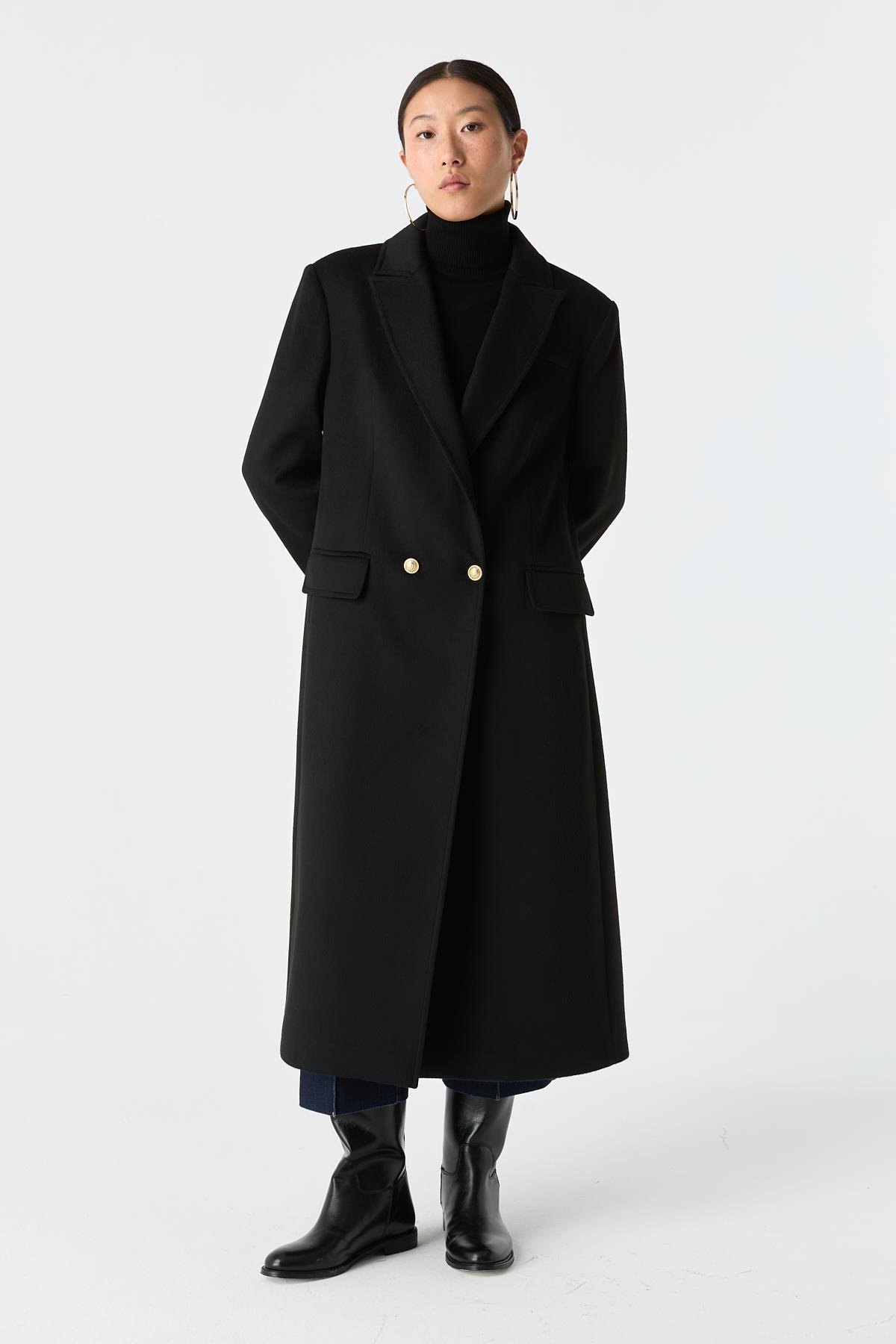 Cepli Düz Kesim Palto{KATEGORİ}