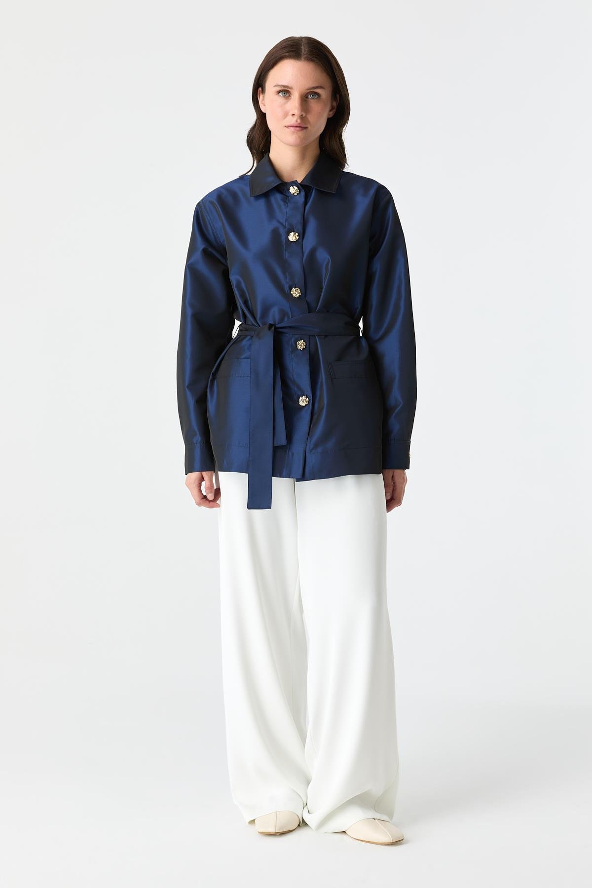 Düğmeli Tafta Ceket{KATEGORİ}