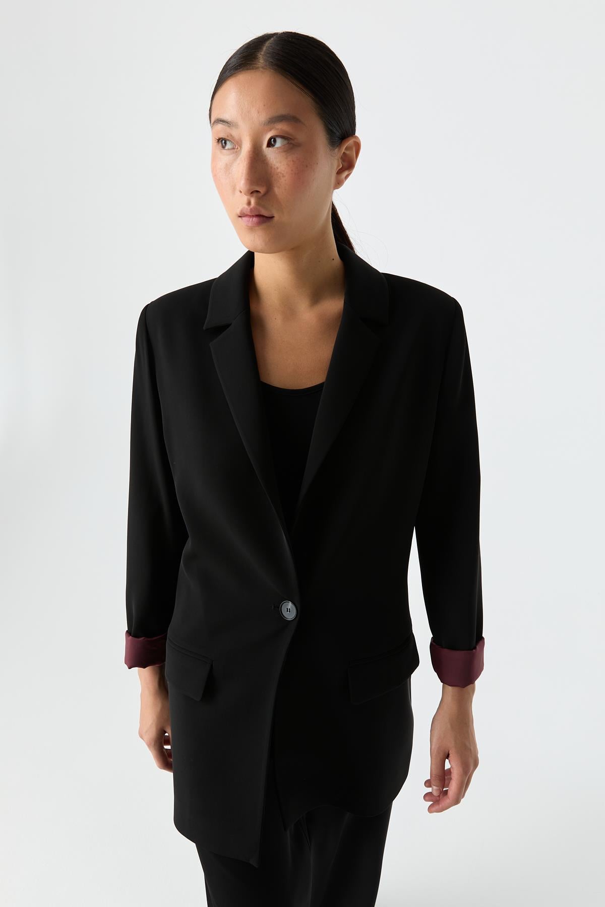 Kontrast Astarlı Blazer{KATEGORİ}