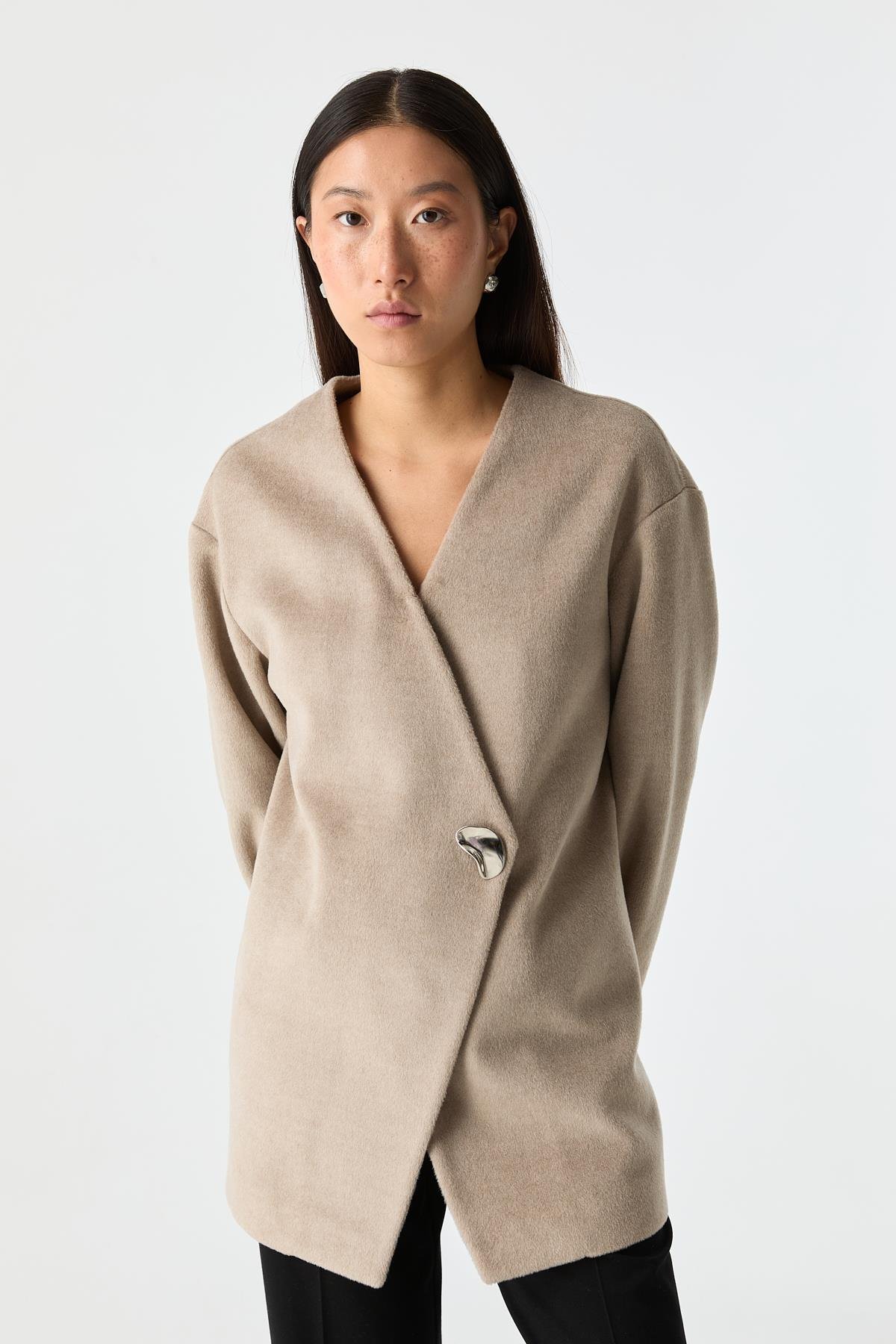 V Yaka Kaşe Ceket{KATEGORİ}