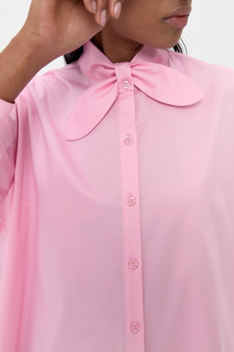 %100 Pamuk Yaka Detaylı Gömlek{KATEGORİ}