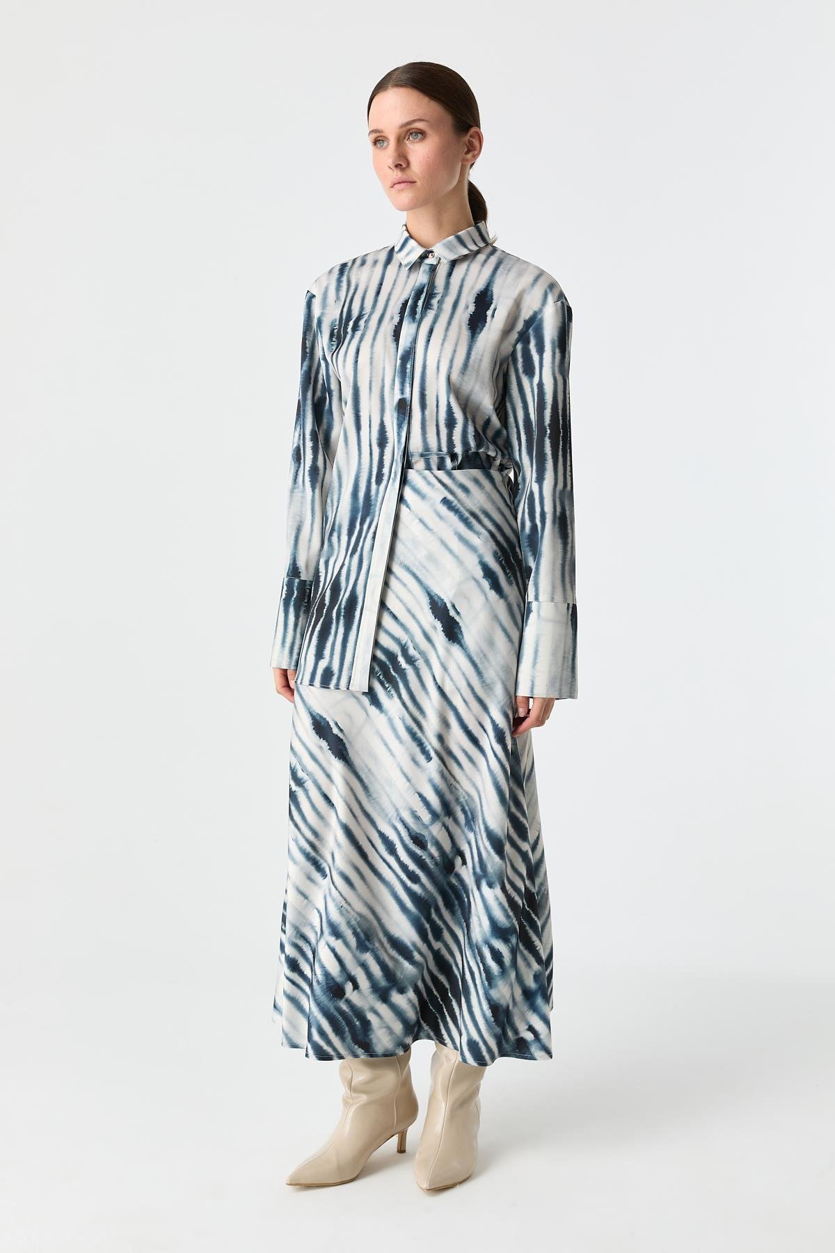 Akışkan Form Desenli Etek{KATEGORİ}