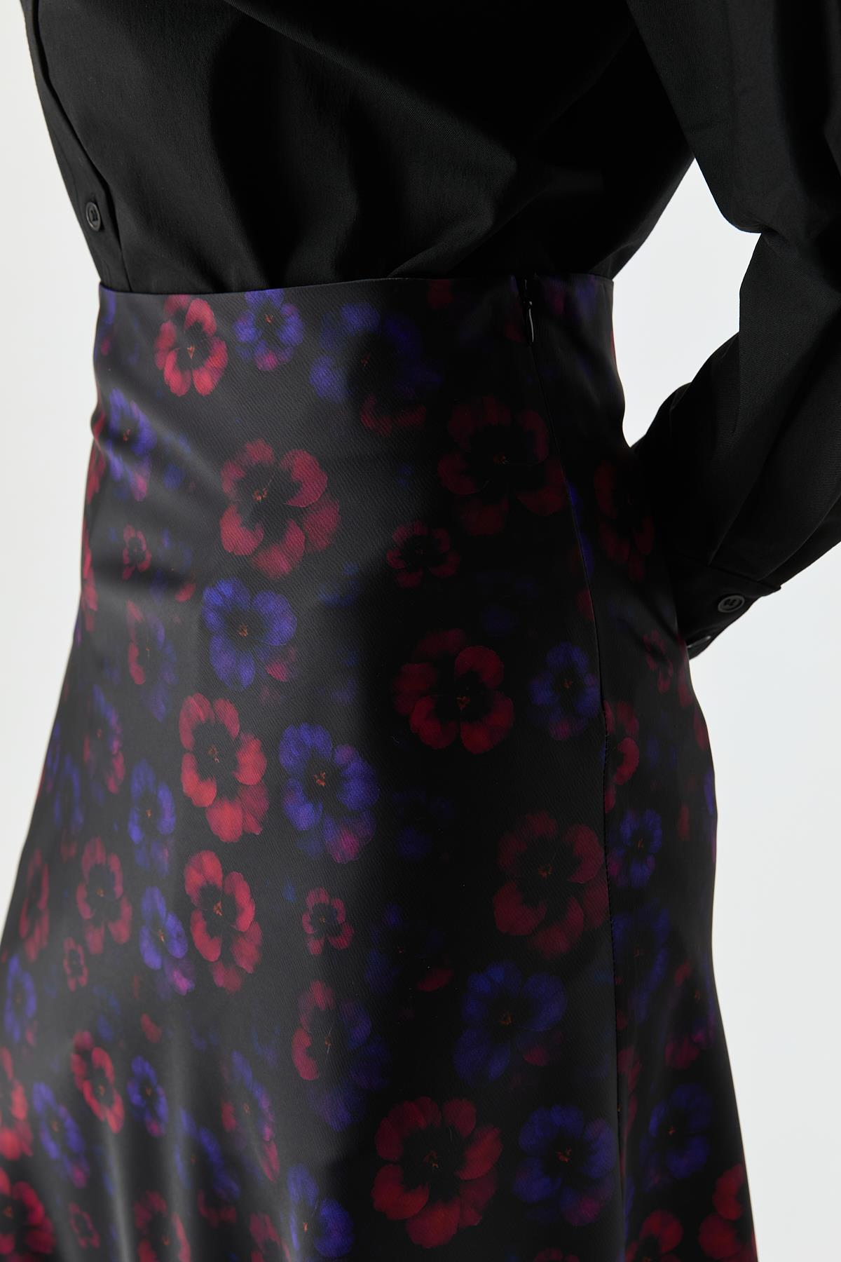 Akışkan Form Desenli Etek{KATEGORİ}