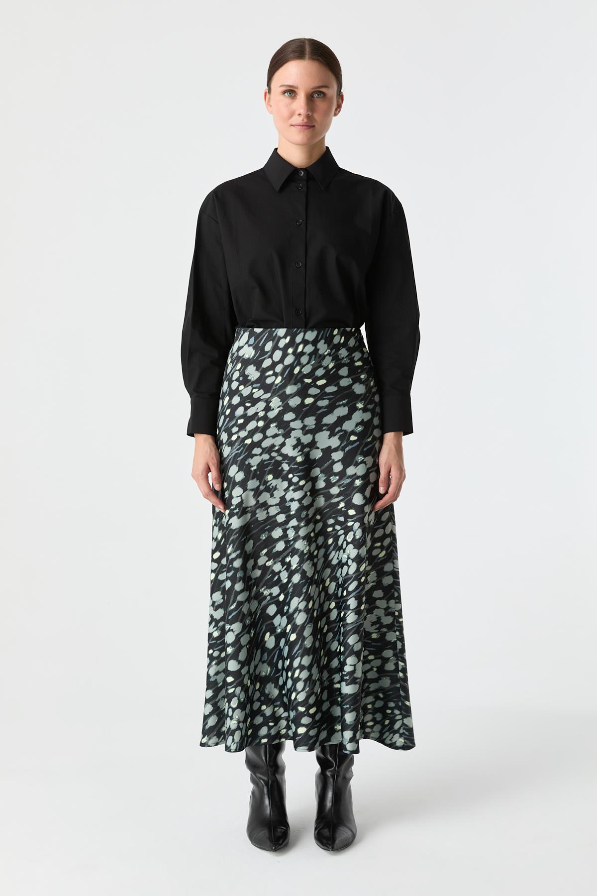 Akışkan Form Desenli Etek{KATEGORİ}