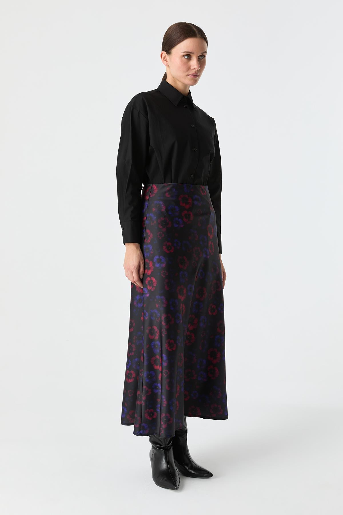 Akışkan Form Desenli Etek{KATEGORİ}