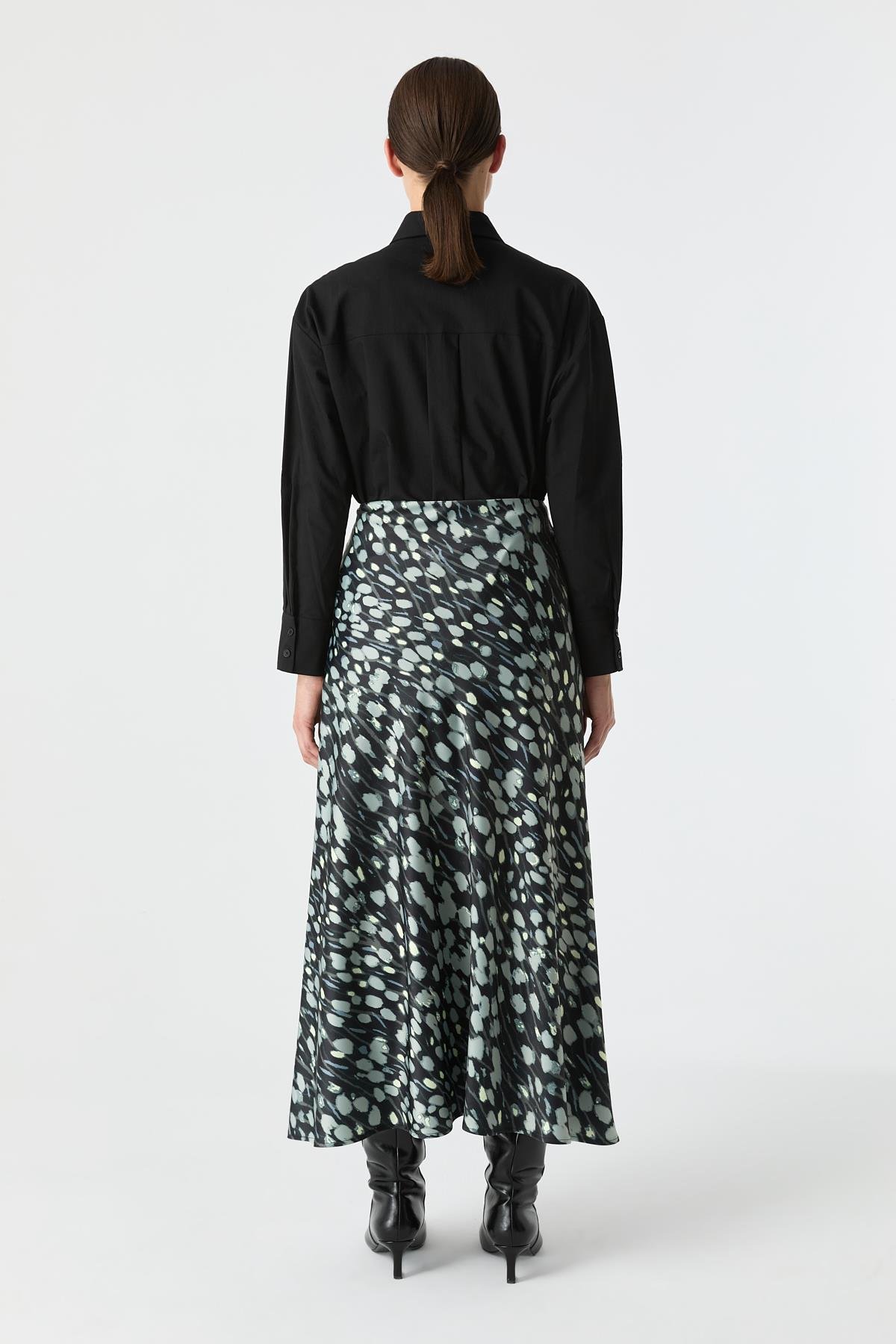 Akışkan Form Desenli Etek{KATEGORİ}